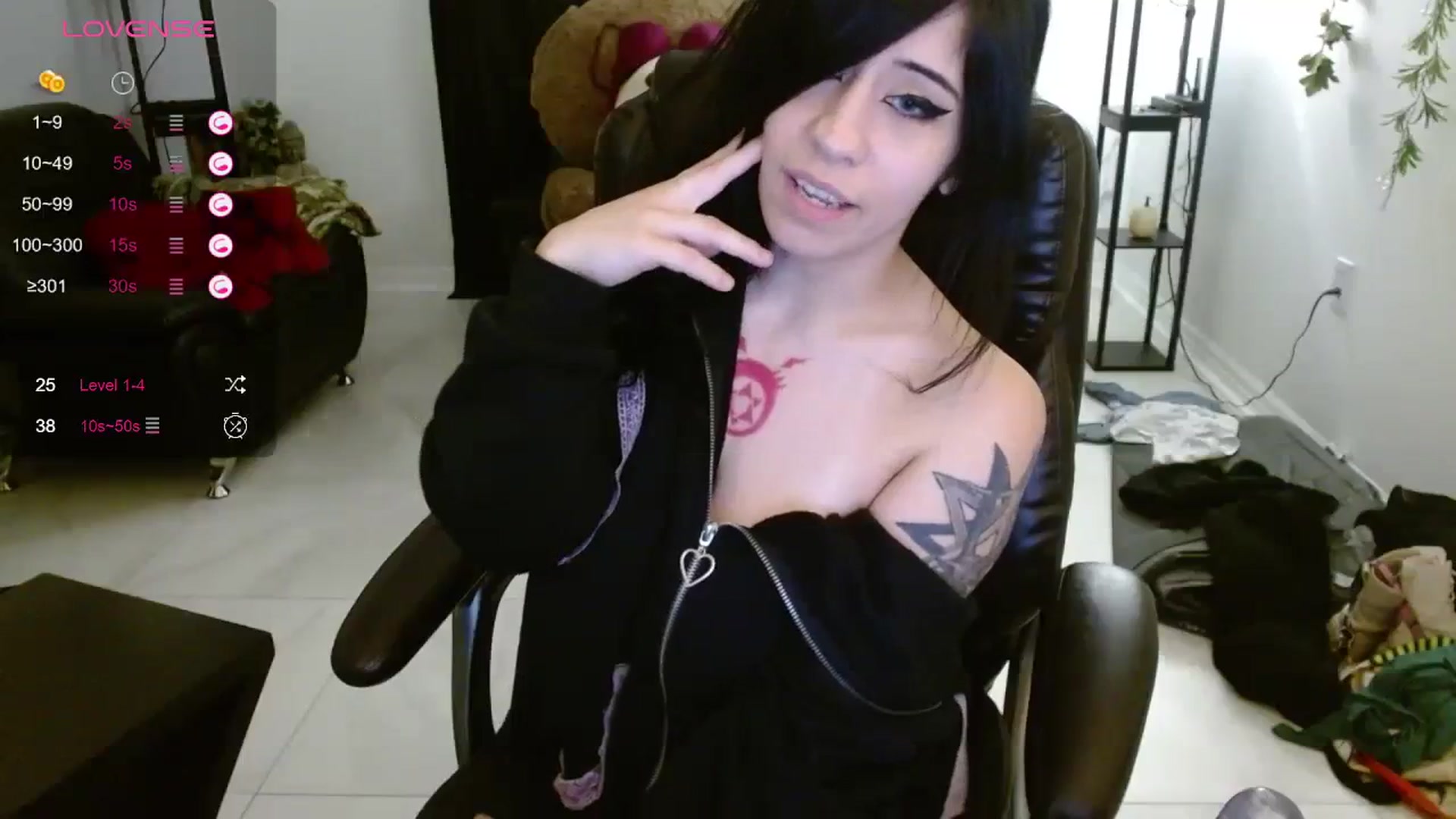 Gallery image thumbnail from Emoxbunny's myfreecams stream on, 11/28/2023, 21:22 image 12 of 20