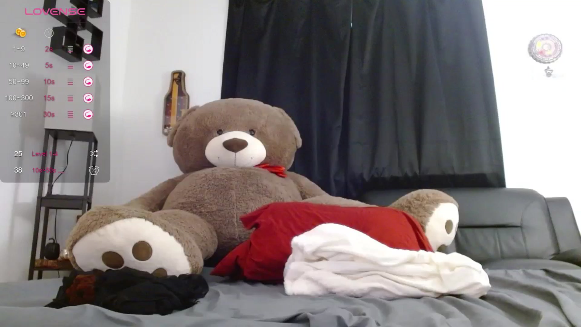 Gallery image thumbnail from Emoxbunny's myfreecams stream on, 12/02/2023, 19:26 image 9 of 20