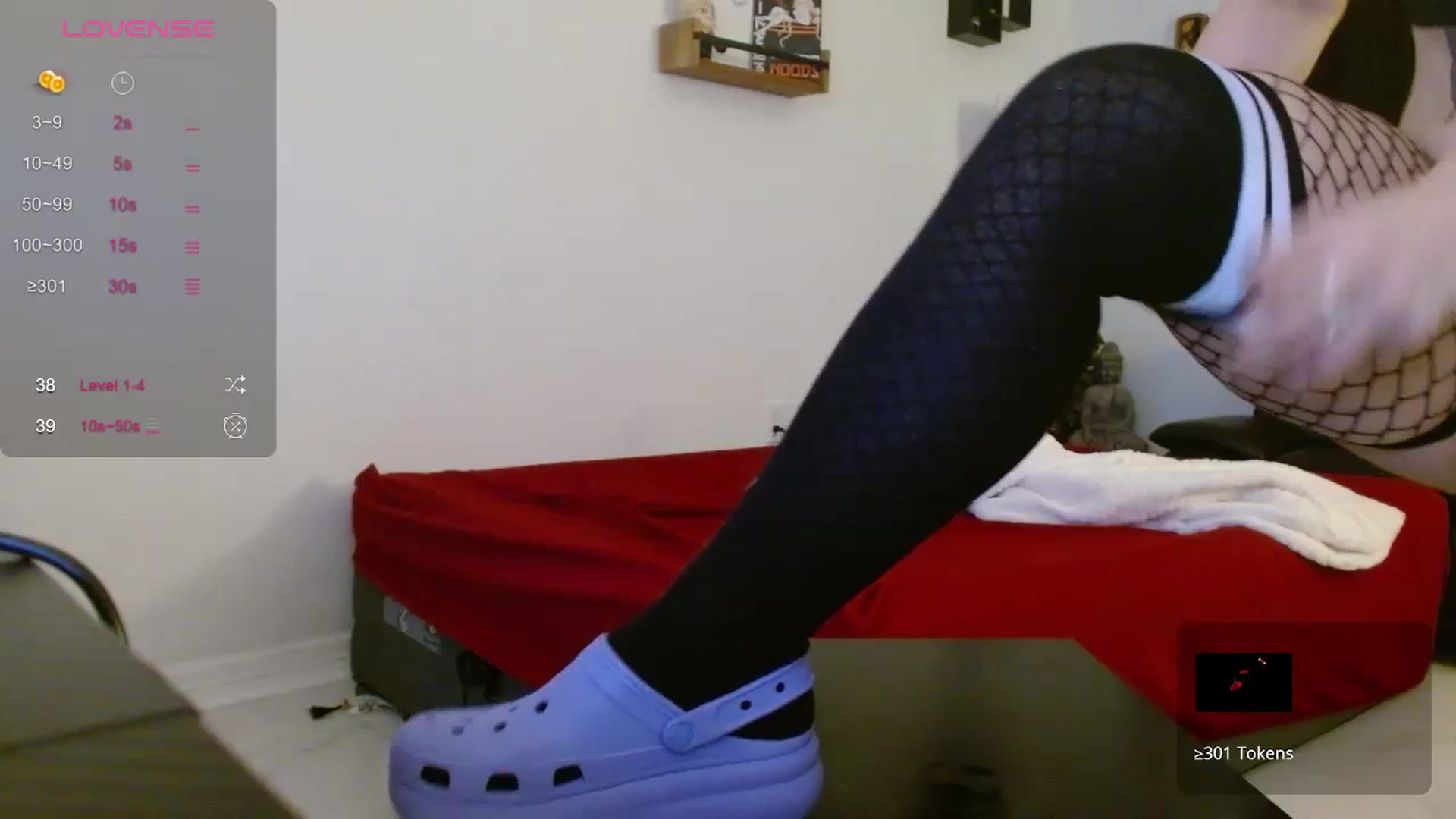Gallery image thumbnail from Emoxbunny's myfreecams stream on, 12/08/2023, 21:10 image 11 of 20
