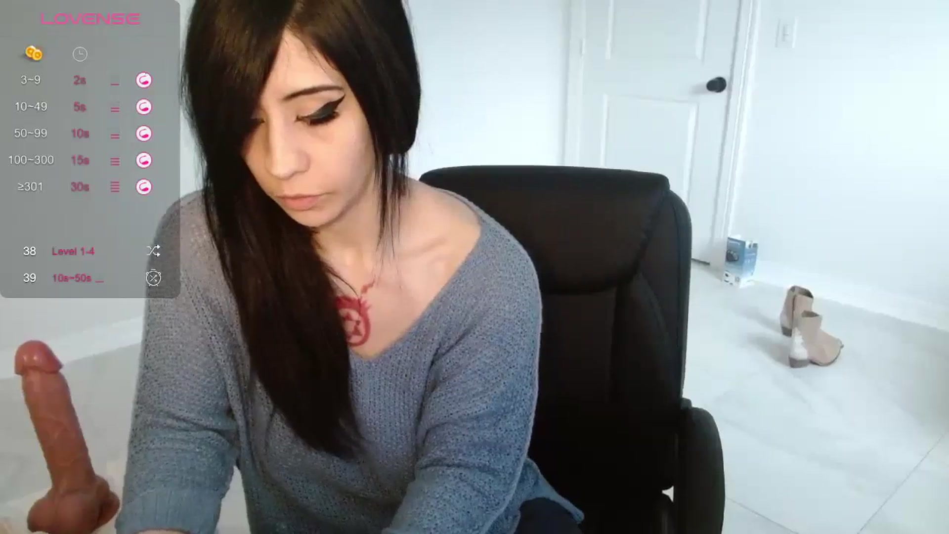 Gallery image thumbnail from Emoxbunny's myfreecams stream on, 12/13/2023, 17:54 image 3 of 20