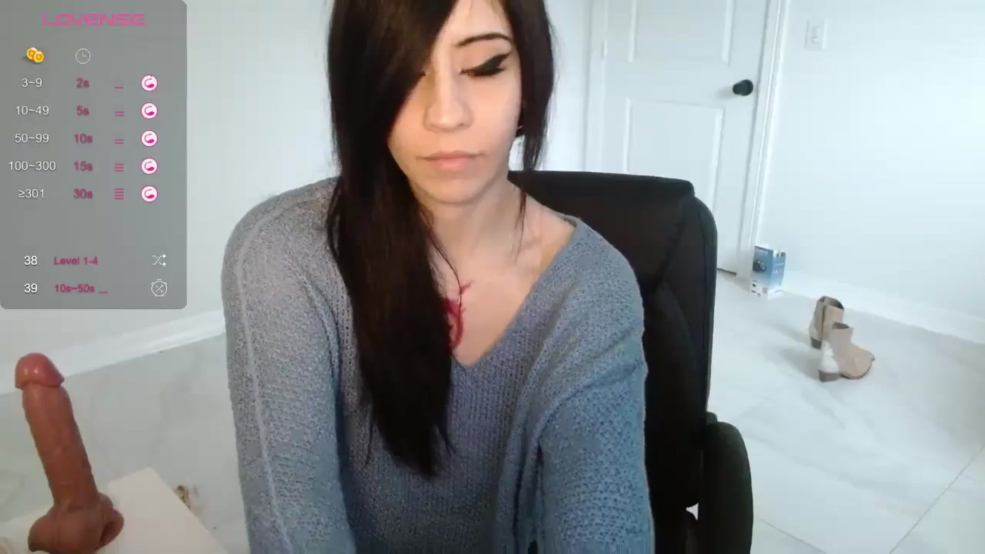 Gallery image thumbnail from Emoxbunny's myfreecams stream on, 12/13/2023, 17:54 image 2 of 20