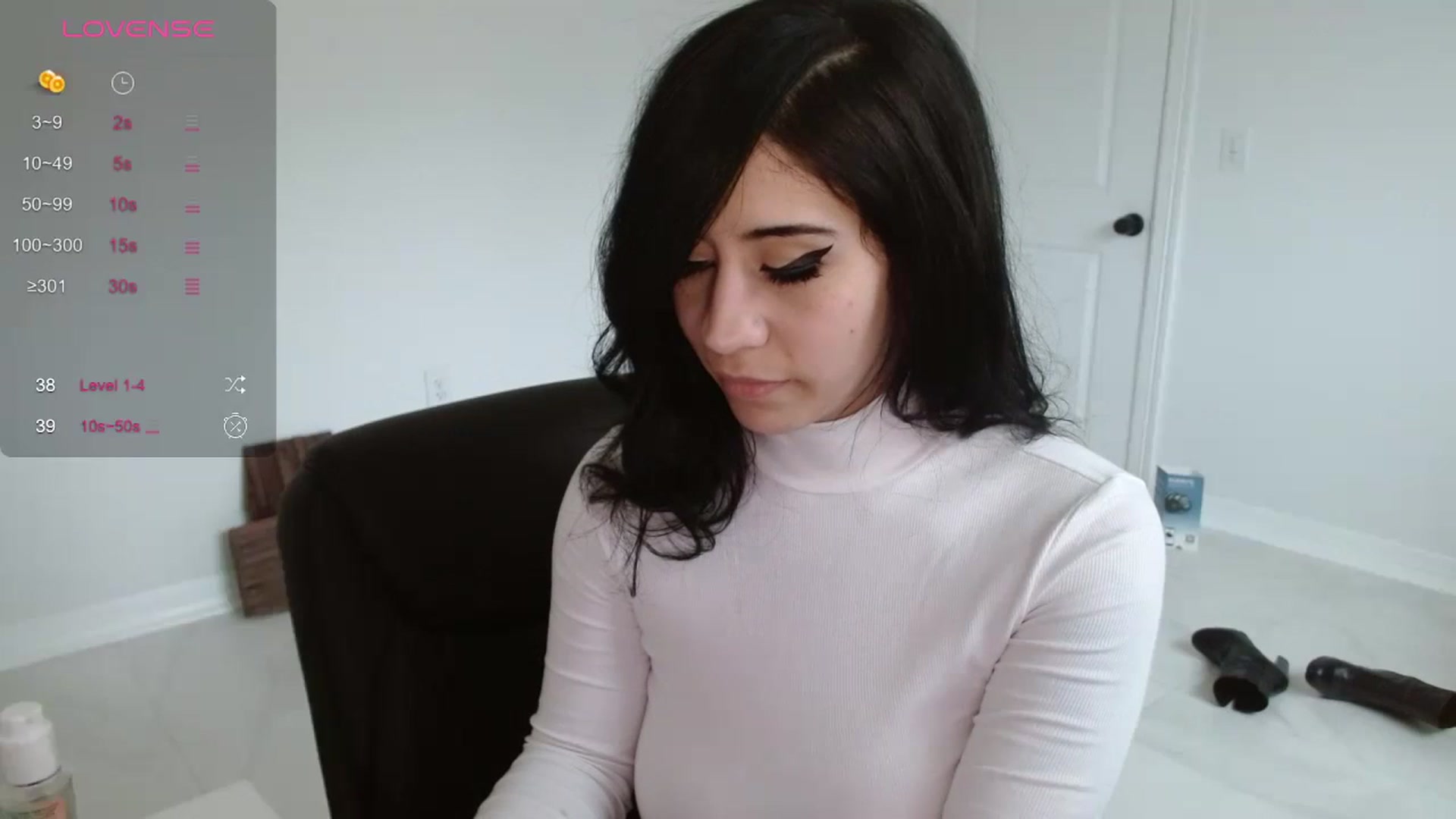 Gallery image thumbnail from Emoxbunny's myfreecams stream on, 12/15/2023, 19:33 image 5 of 20