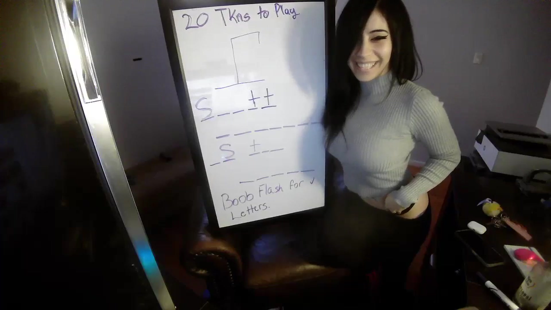 Gallery image thumbnail from Emoxbunny's myfreecams stream on, 12/17/2023, 17:03 image 5 of 20
