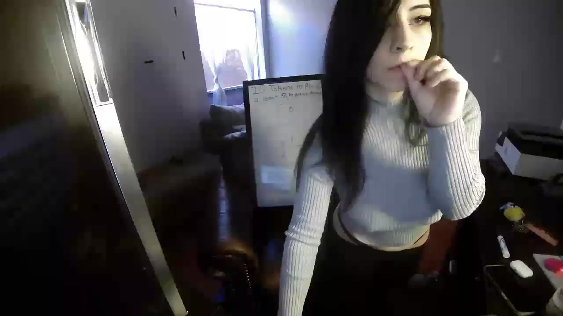 Gallery image thumbnail from Emoxbunny's myfreecams stream on, 12/17/2023, 17:24 image 4 of 20