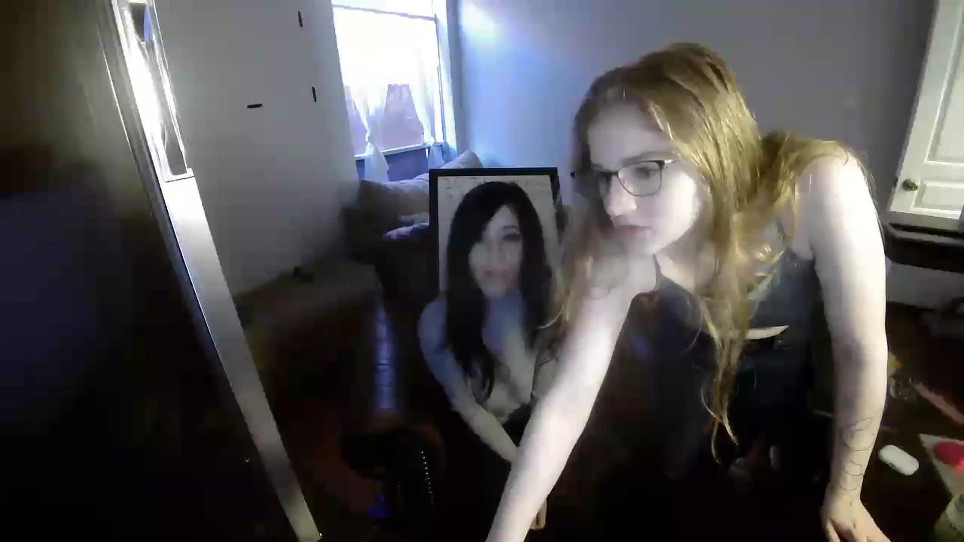 Gallery image thumbnail from Emoxbunny's myfreecams stream on, 12/17/2023, 17:24 image 13 of 20