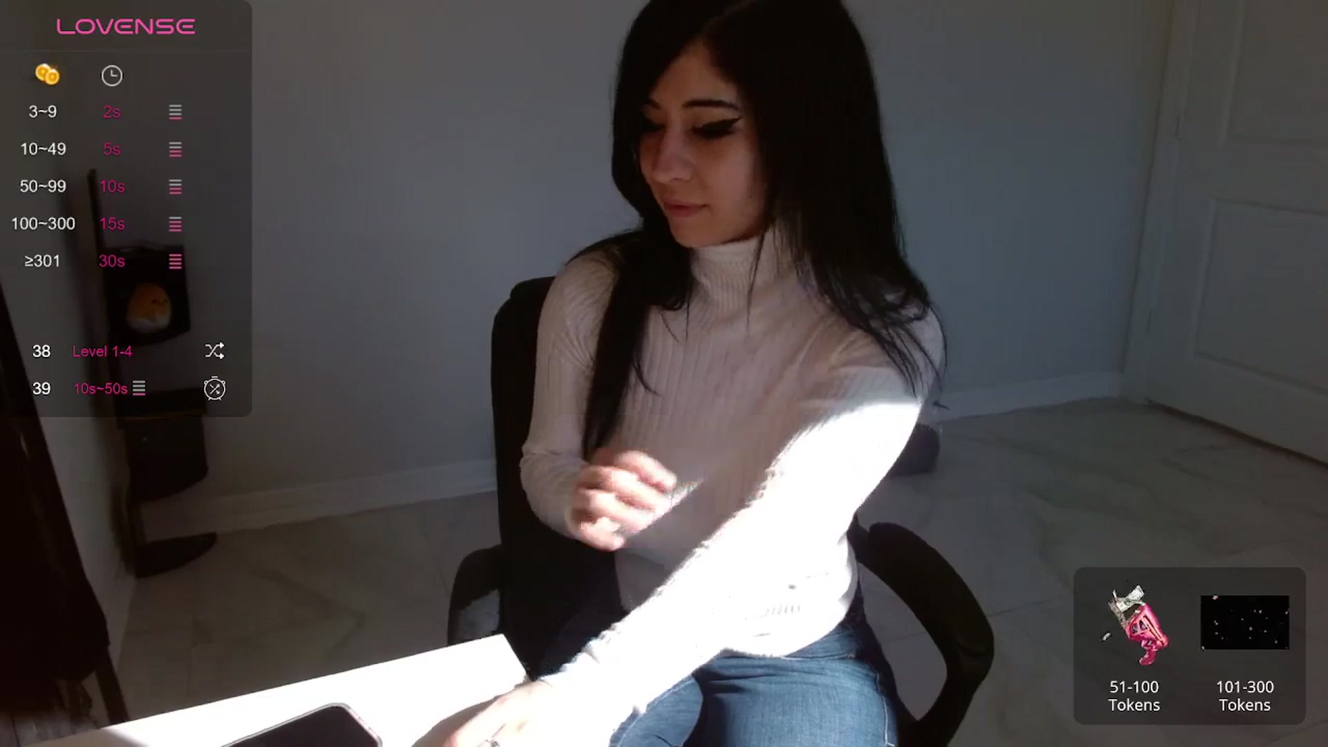 Gallery image thumbnail from Emoxbunny's myfreecams stream on, 12/18/2023, 20:48 image 2 of 20