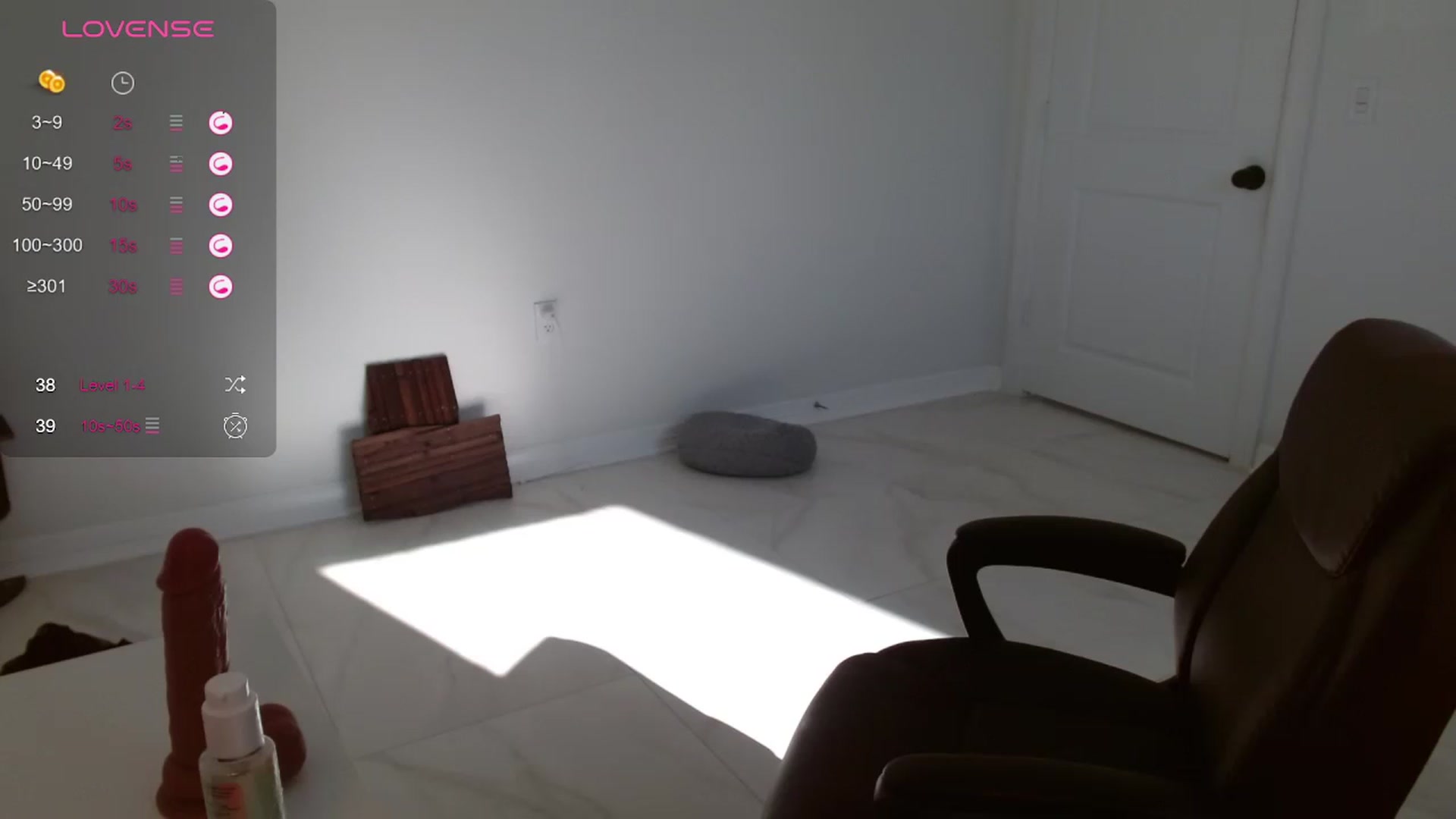 Gallery image thumbnail from Emoxbunny's myfreecams stream on, 12/19/2023, 20:25 image 11 of 20
