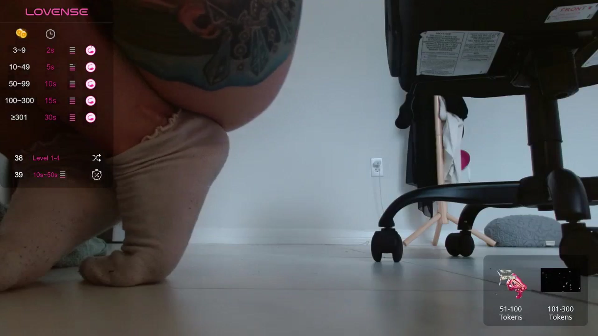 Gallery image thumbnail from Emoxbunny's myfreecams stream on, 12/21/2023, 19:26 image 16 of 20