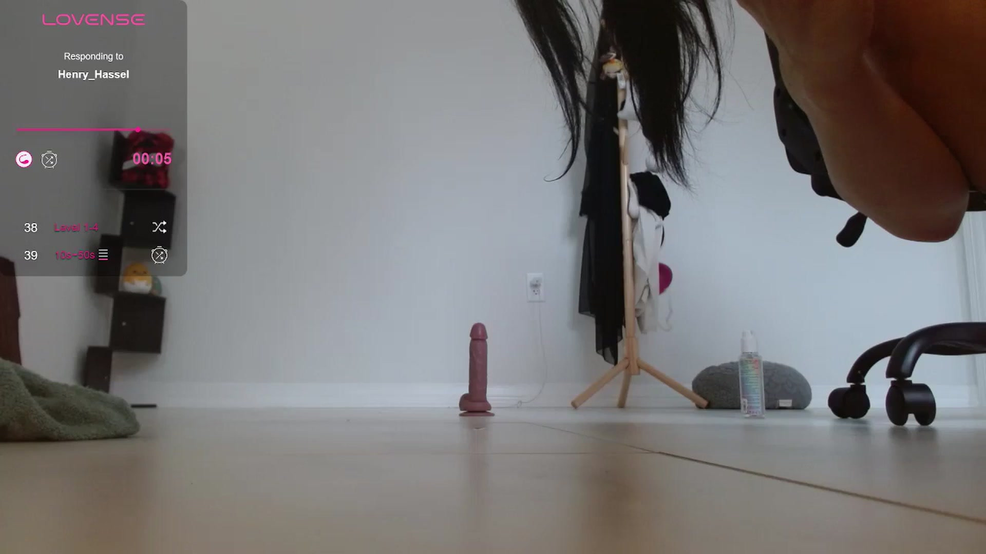 Gallery image thumbnail from Emoxbunny's myfreecams stream on, 12/21/2023, 19:26 image 19 of 20