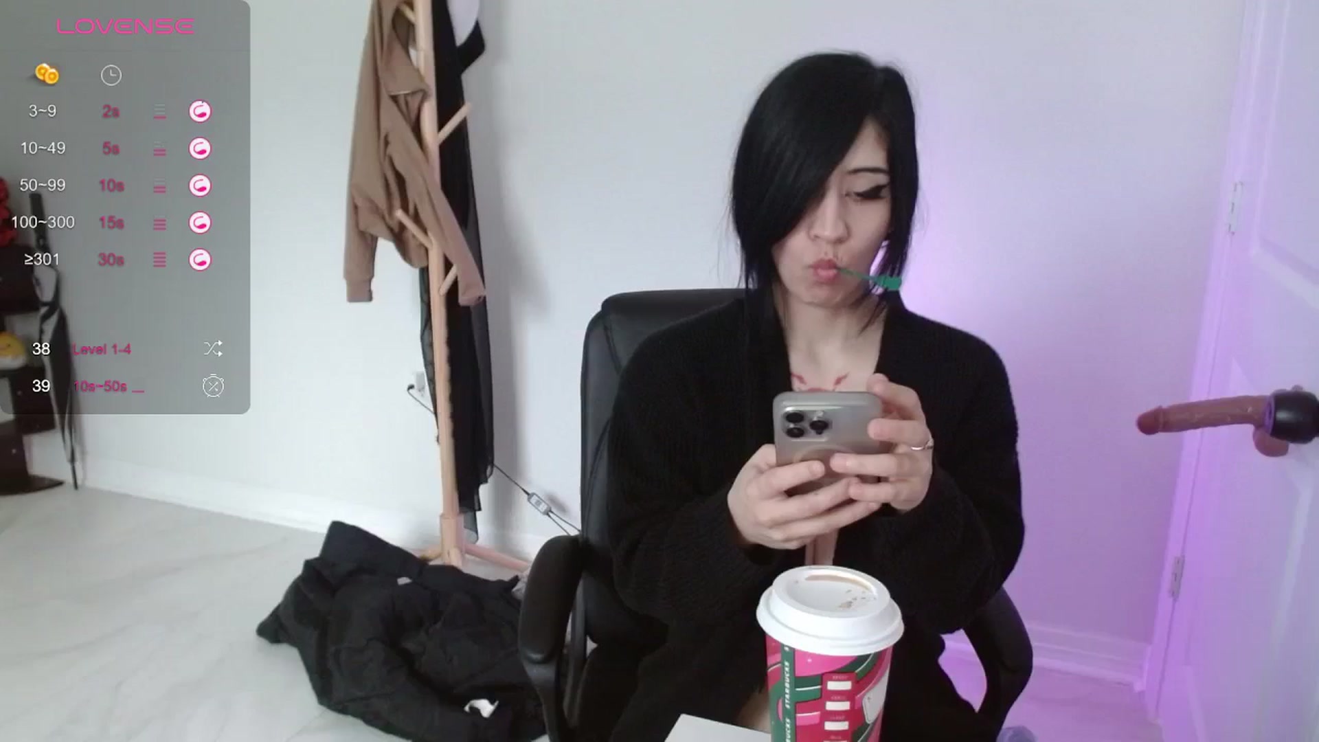 Gallery image thumbnail from Emoxbunny's myfreecams stream on, 12/26/2023, 18:24 image 4 of 20
