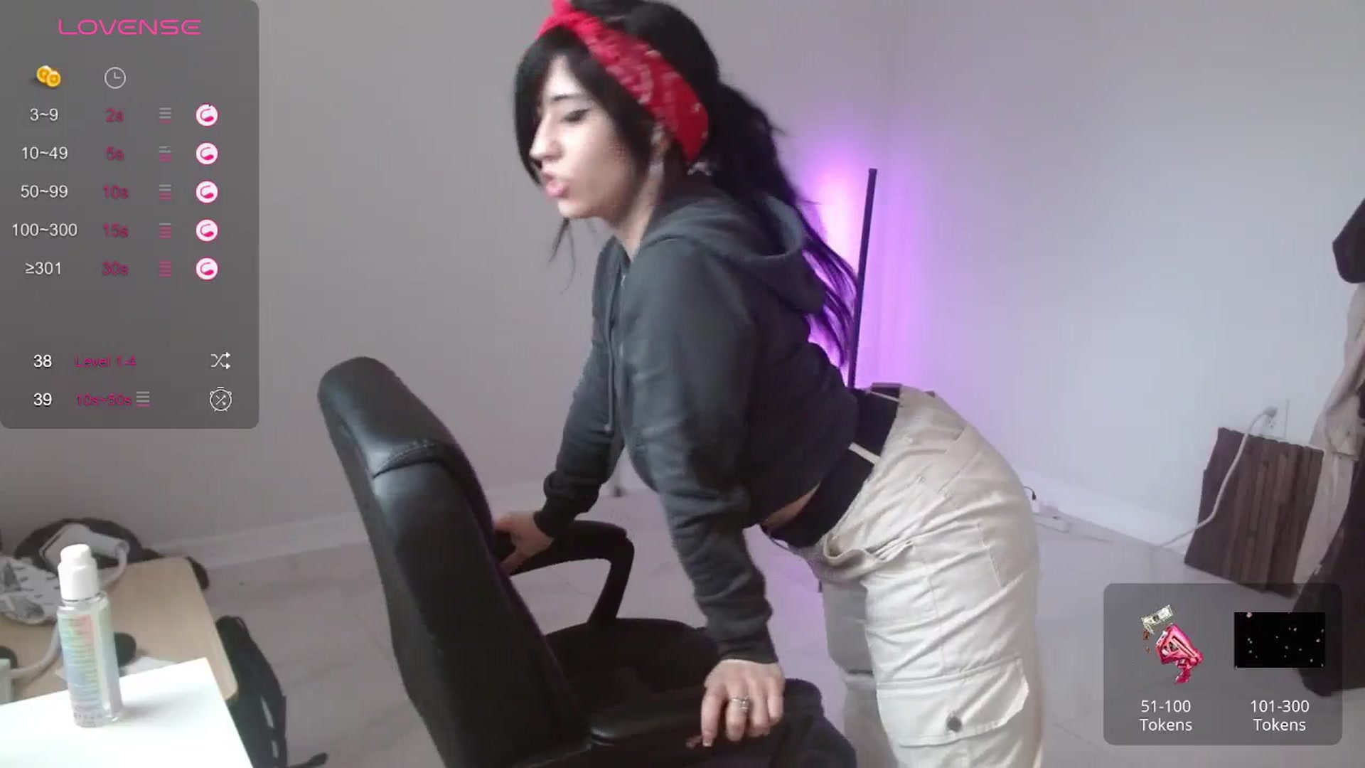 Gallery image thumbnail from Emoxbunny's myfreecams stream on, 01/01/2024, 18:23 image 11 of 20