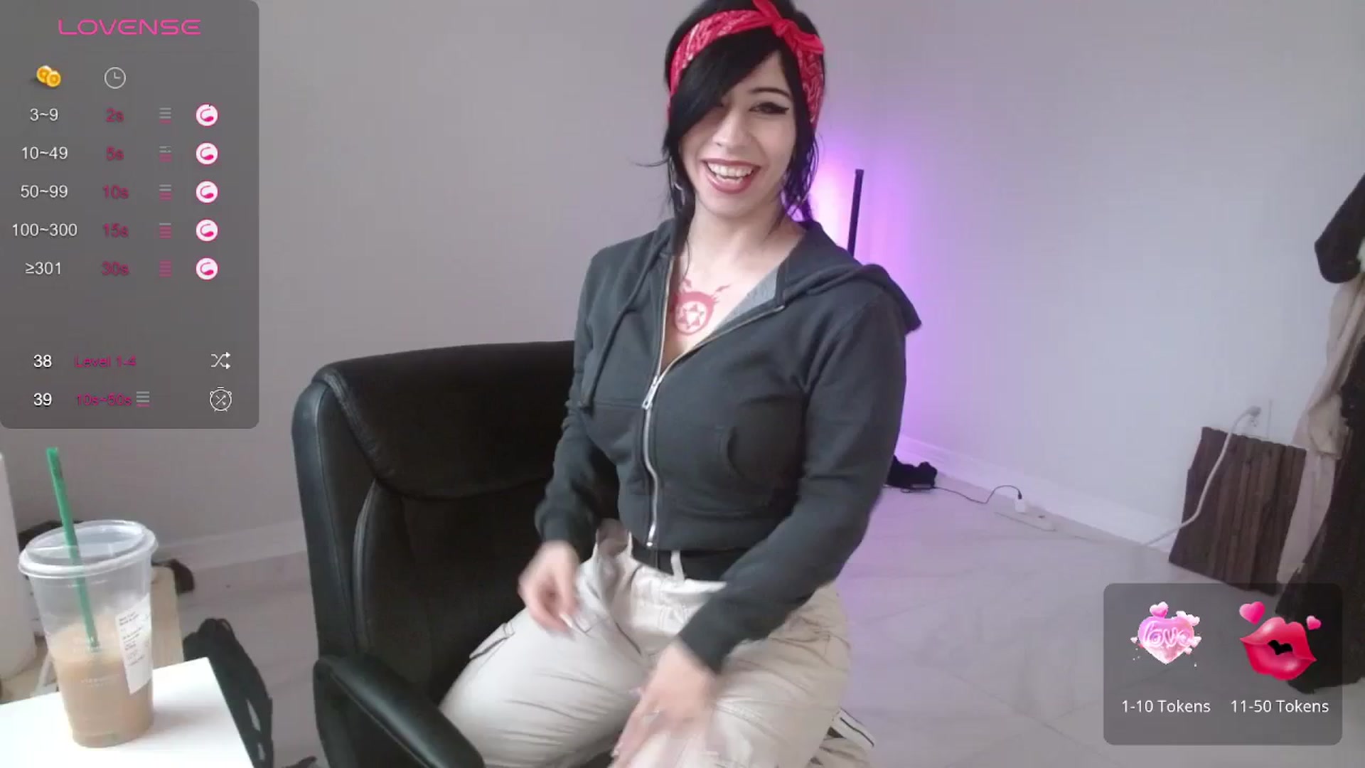 Gallery image thumbnail from Emoxbunny's myfreecams stream on, 01/01/2024, 18:23 image 1 of 20