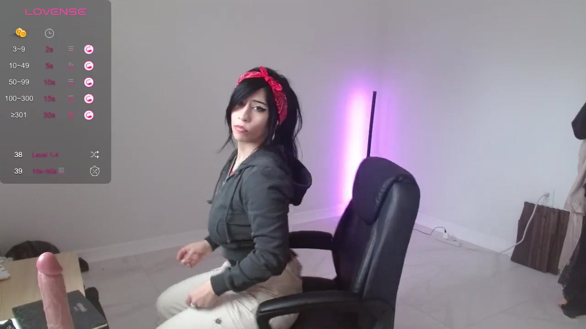Gallery image thumbnail from Emoxbunny's myfreecams stream on, 01/01/2024, 18:23 image 14 of 20