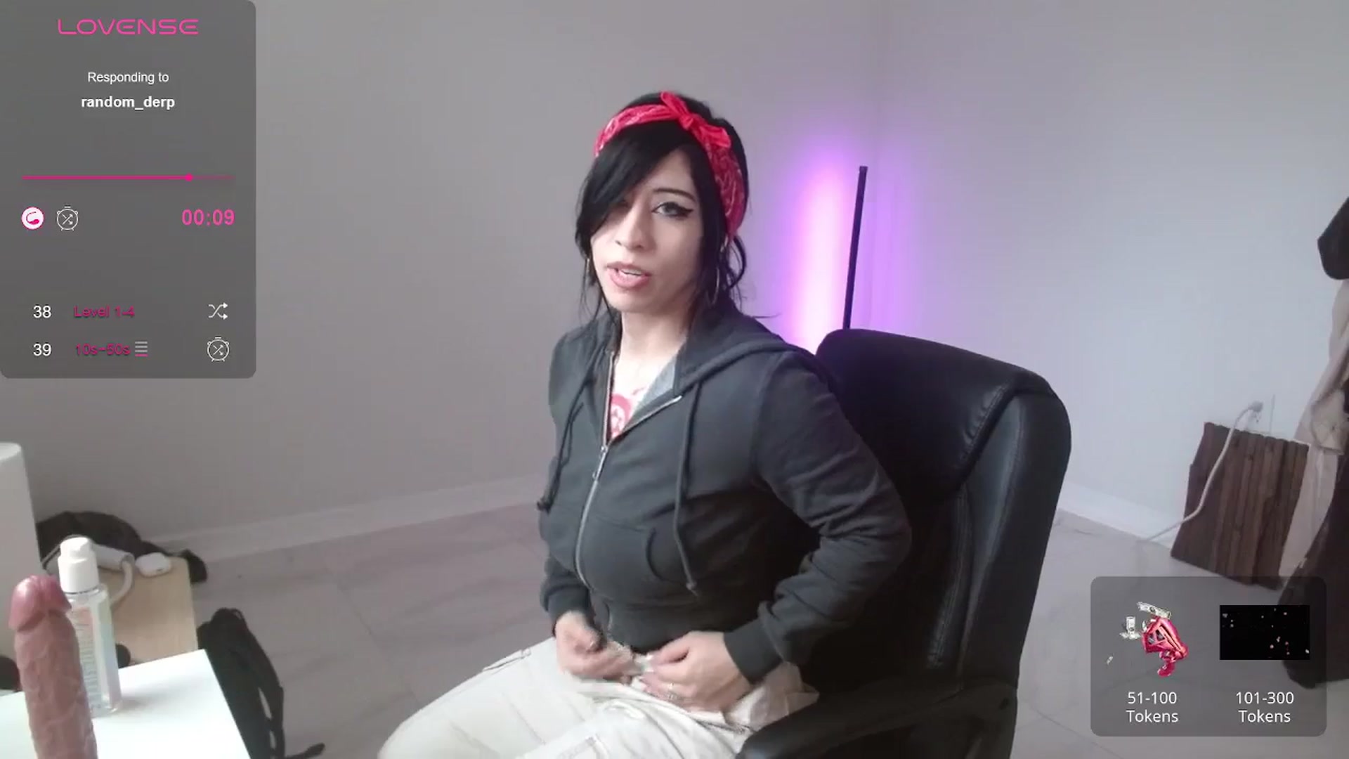 Gallery image thumbnail from Emoxbunny's myfreecams stream on, 01/01/2024, 18:23 image 9 of 20