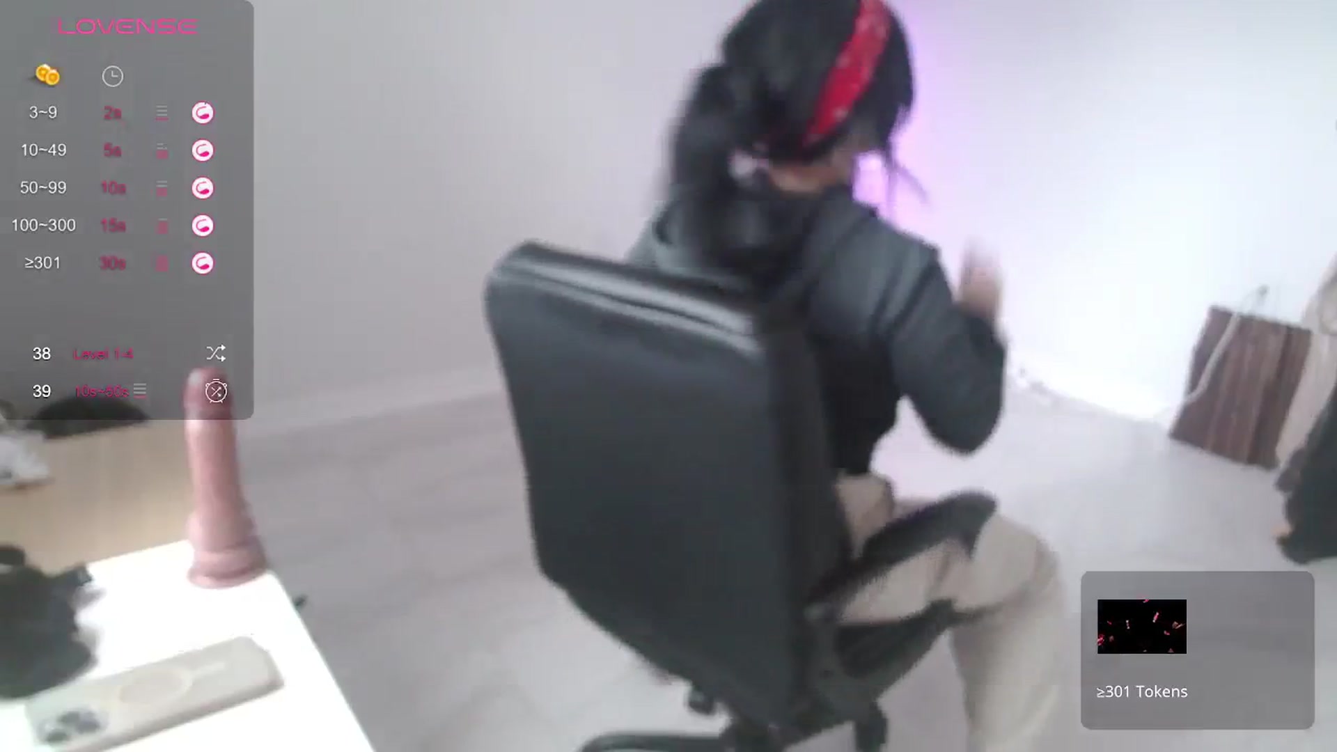 Gallery image thumbnail from Emoxbunny's myfreecams stream on, 01/01/2024, 18:23 image 17 of 20