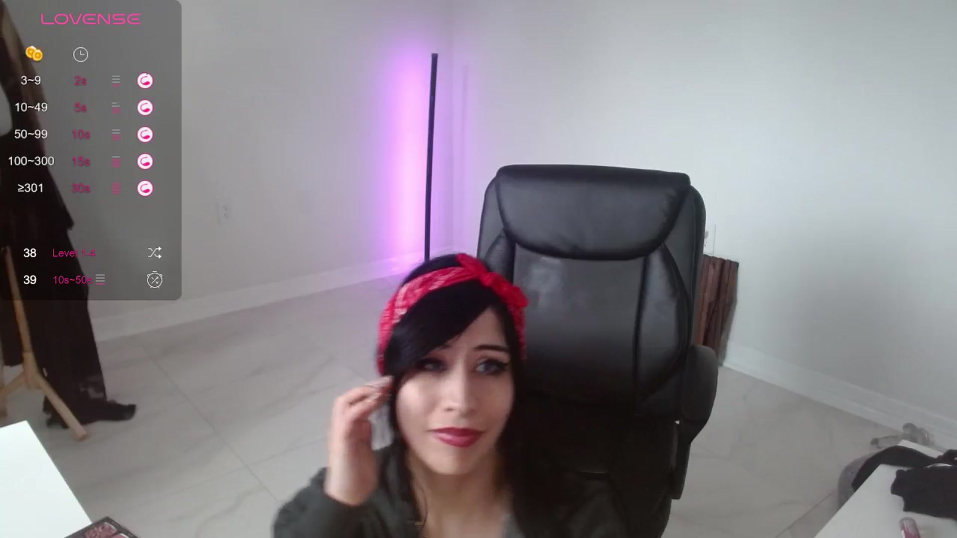 Gallery image thumbnail from Emoxbunny's myfreecams stream on, 01/01/2024, 19:58 image 4 of 20