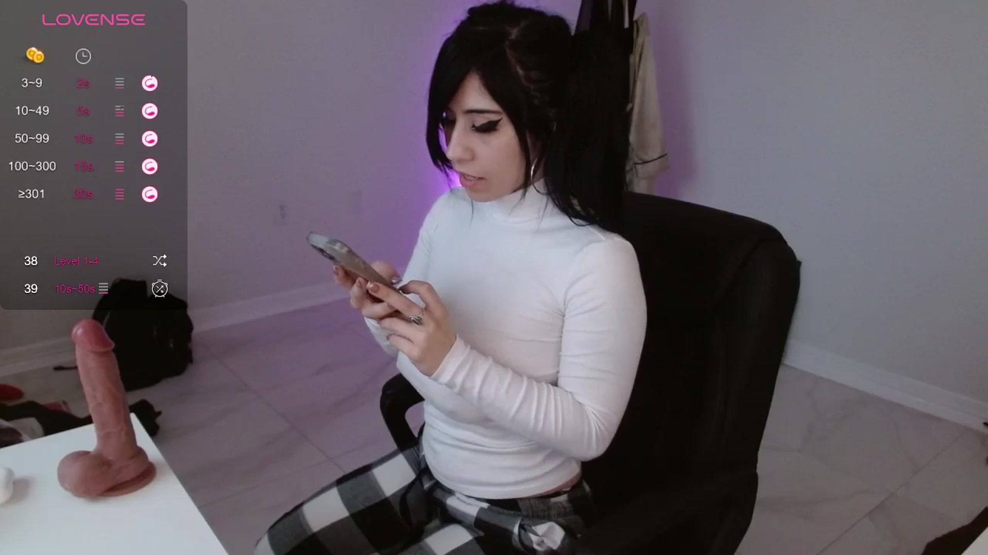 Gallery image thumbnail from Emoxbunny's myfreecams stream on, 01/02/2024, 14:53 image 20 of 20