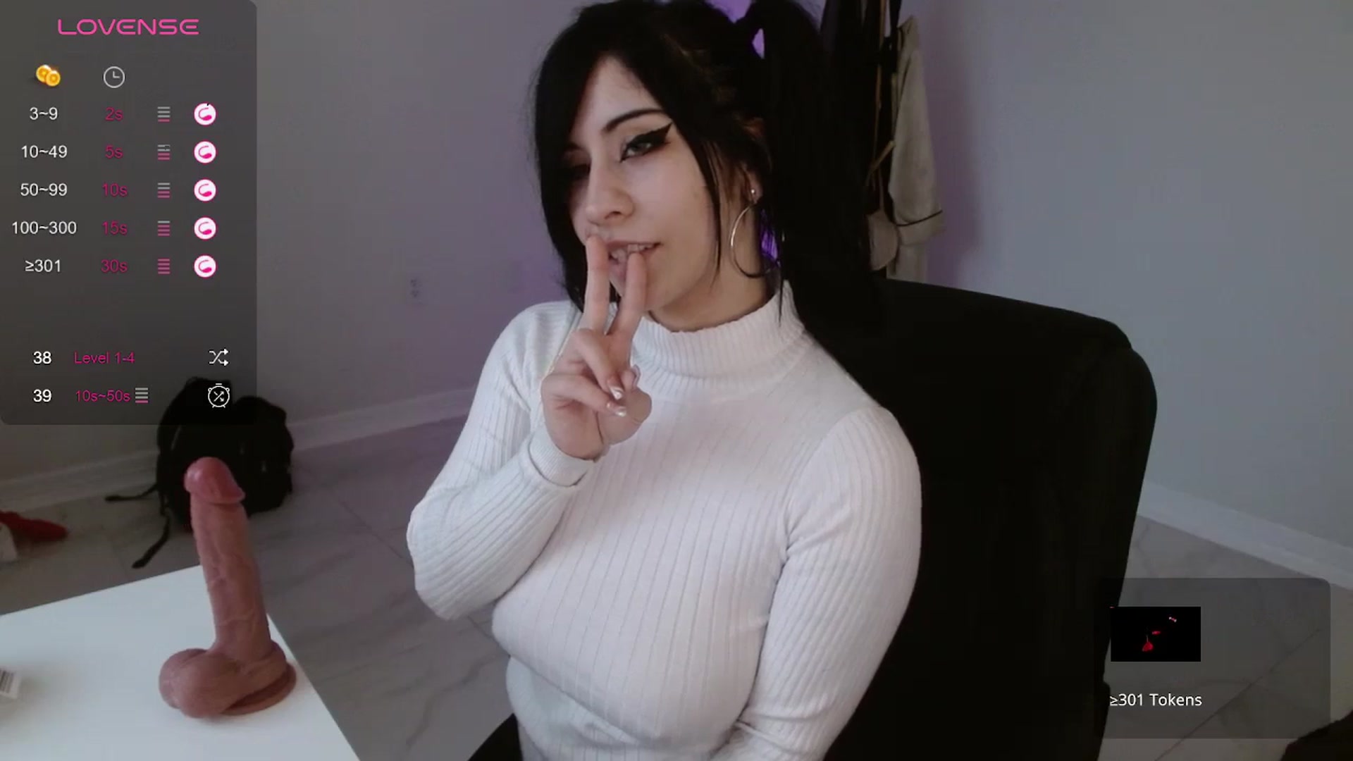 Gallery image thumbnail from Emoxbunny's myfreecams stream on, 01/02/2024, 16:29 image 2 of 20