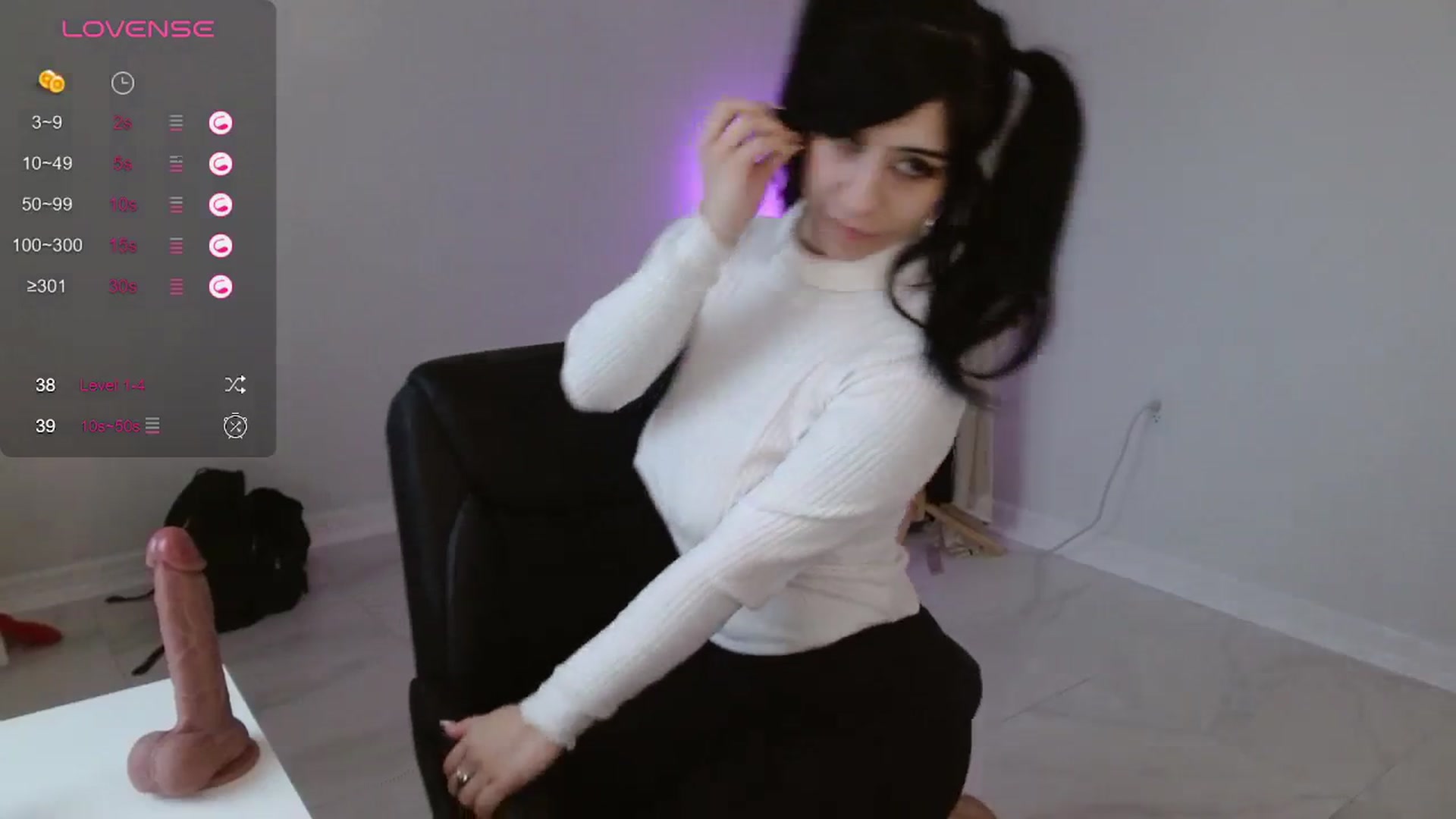 Gallery image thumbnail from Emoxbunny's myfreecams stream on, 01/02/2024, 16:29 image 18 of 20