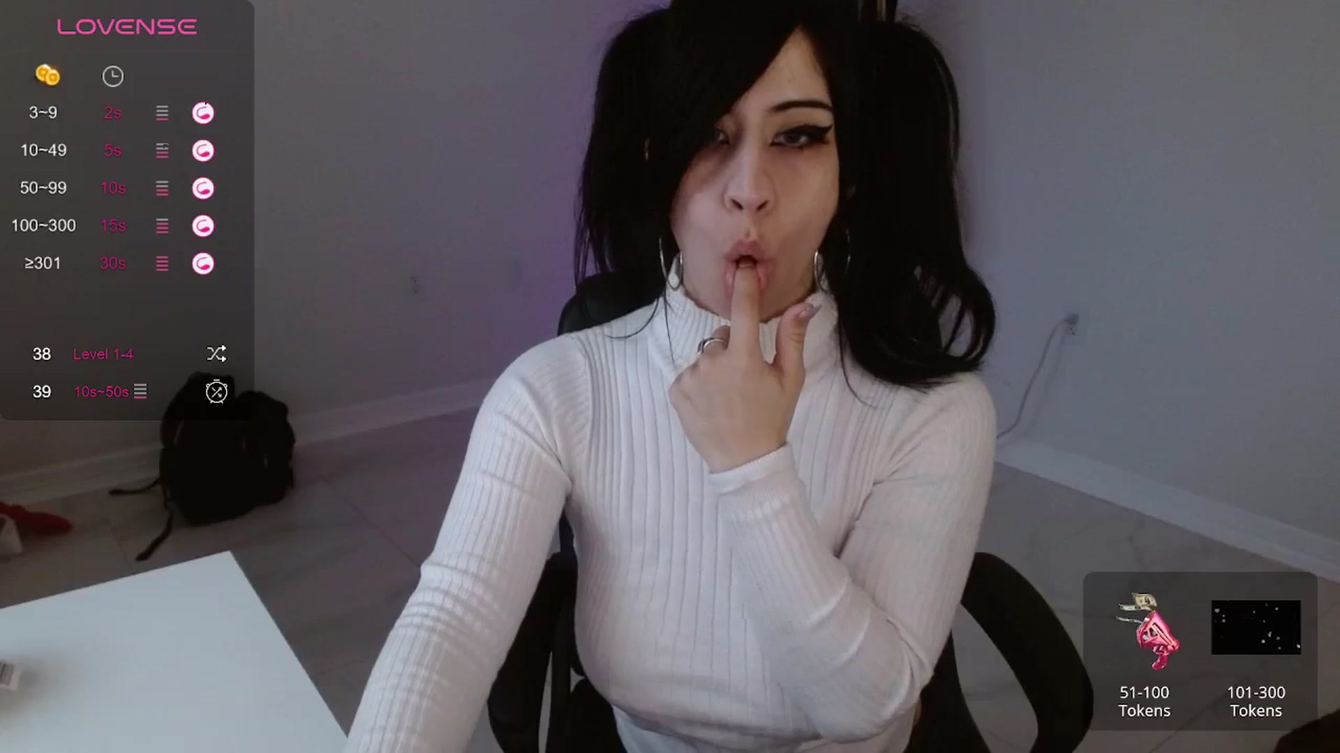 Gallery image thumbnail from Emoxbunny's myfreecams stream on, 01/02/2024, 16:29 image 9 of 20