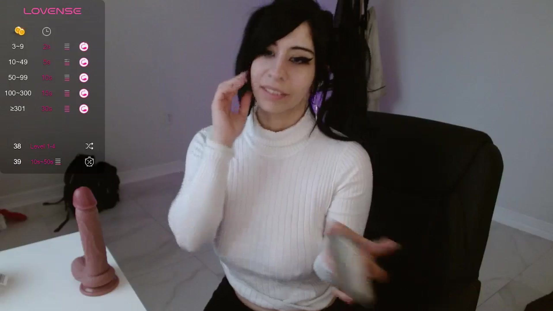 Gallery image thumbnail from Emoxbunny's myfreecams stream on, 01/02/2024, 16:29 image 6 of 20