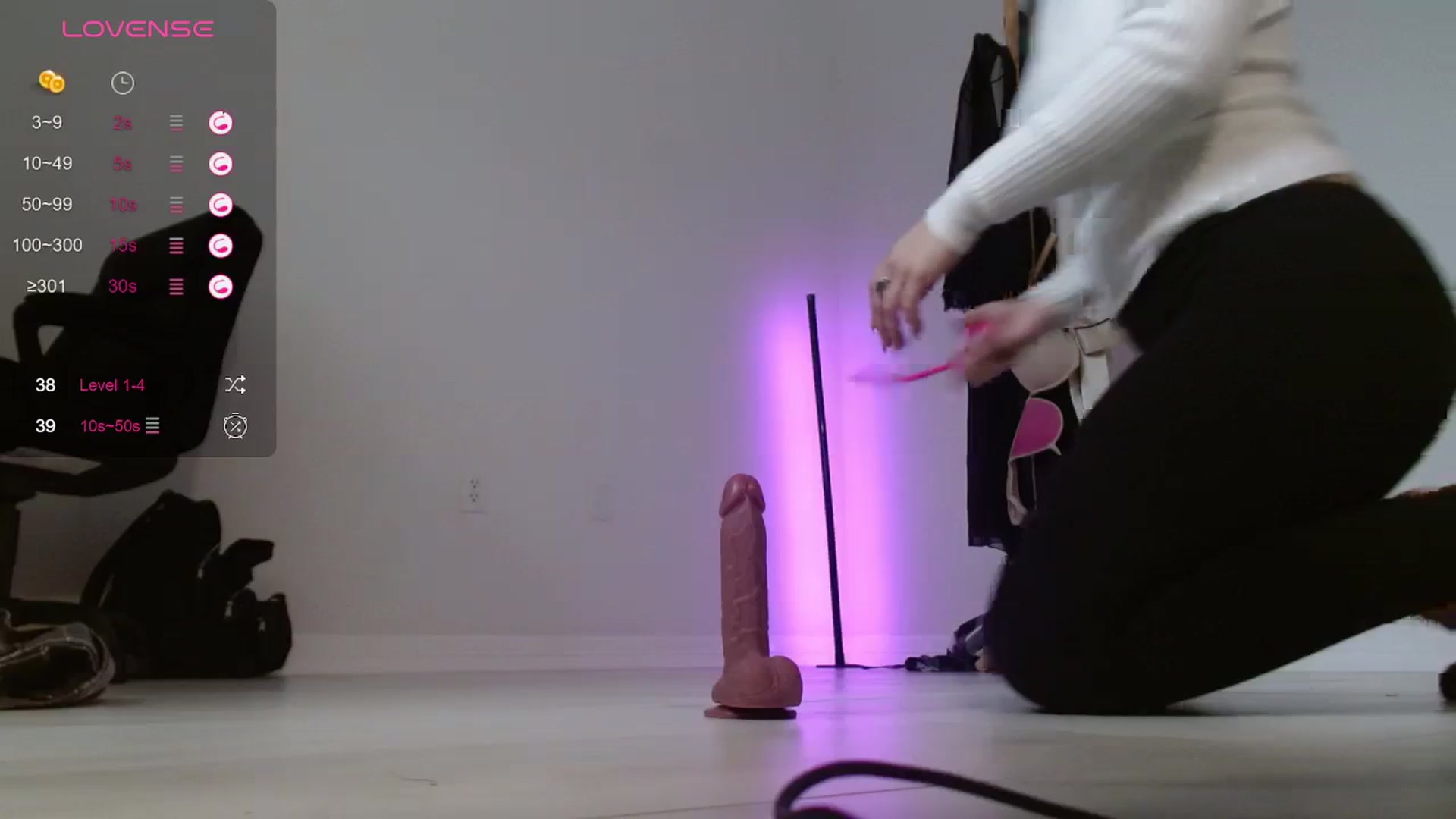 Gallery image thumbnail from Emoxbunny's myfreecams stream on, 01/02/2024, 18:10 image 18 of 20