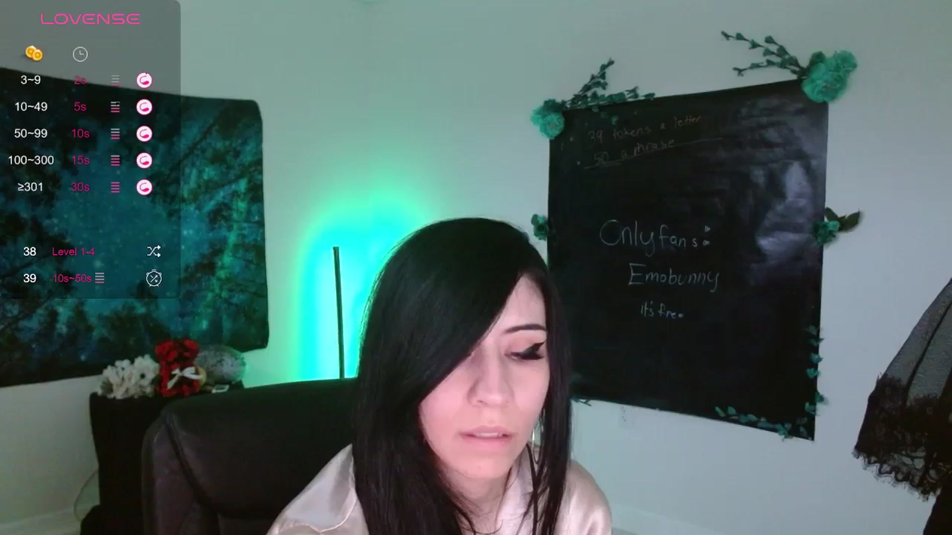 Gallery image thumbnail from Emoxbunny's myfreecams stream on, 01/05/2024, 16:18 image 20 of 20