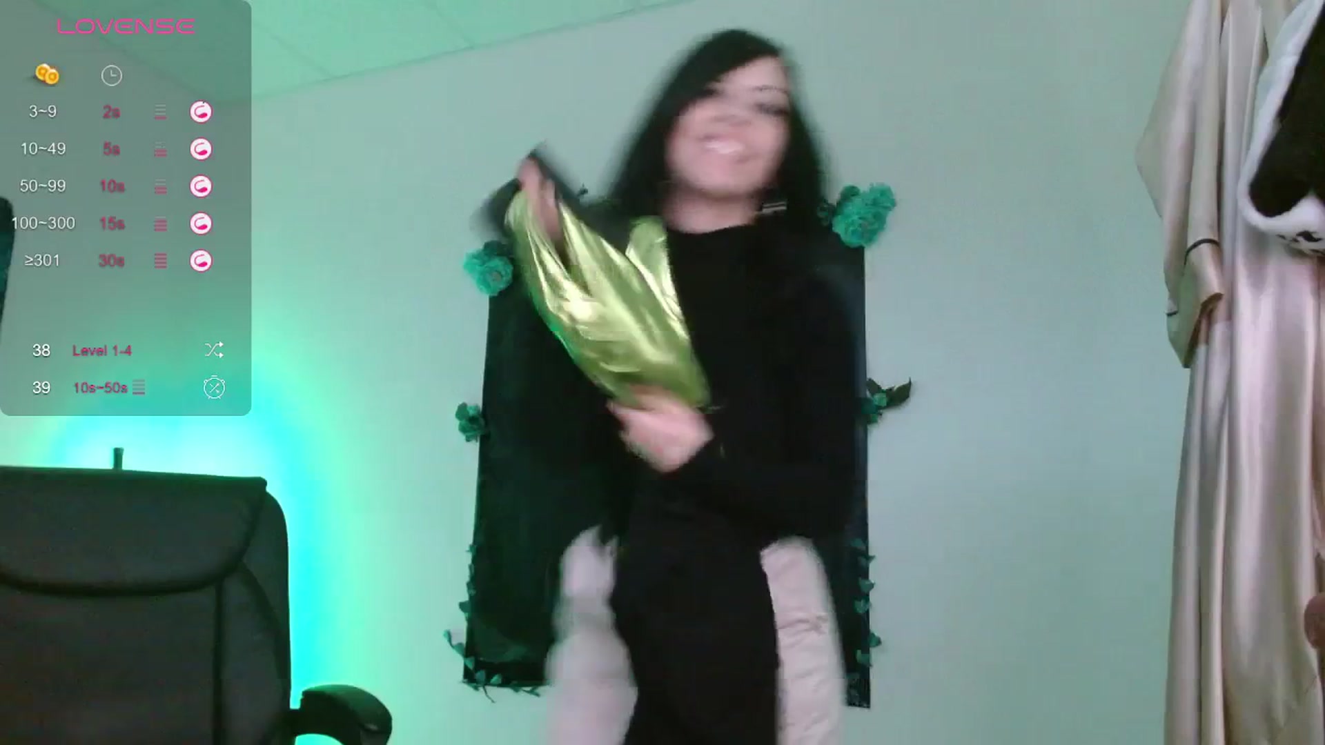 Gallery image thumbnail from Emoxbunny's myfreecams stream on, 01/05/2024, 16:18 image 10 of 20