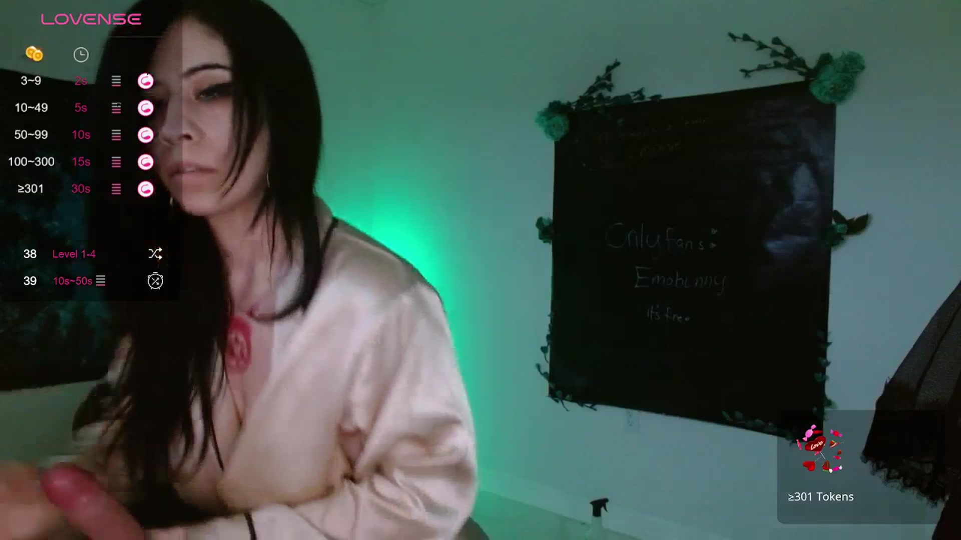 Gallery image thumbnail from Emoxbunny's myfreecams stream on, 01/05/2024, 16:18 image 19 of 20