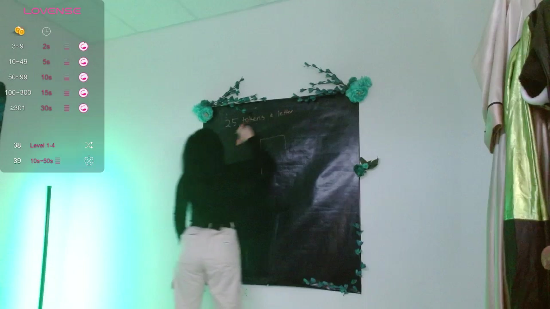 Gallery image thumbnail from Emoxbunny's myfreecams stream on, 01/05/2024, 16:18 image 11 of 20