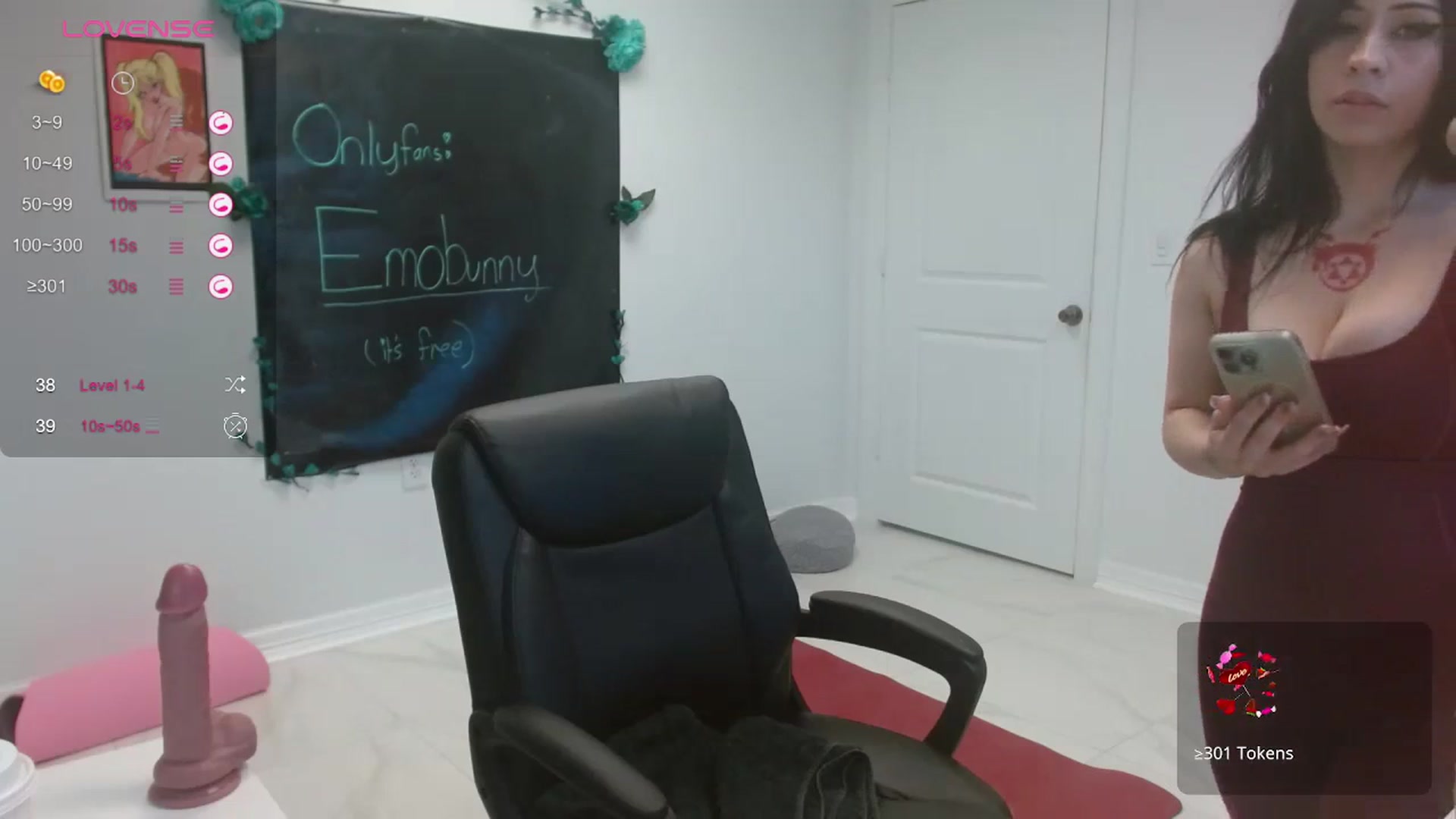 Gallery image thumbnail from Emoxbunny's myfreecams stream on, 01/12/2024, 16:51 image 3 of 20
