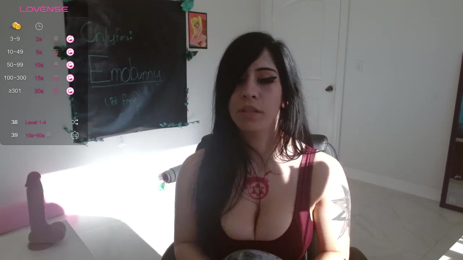 Gallery image thumbnail from Emoxbunny's myfreecams stream on, 01/12/2024, 21:18 image 19 of 20