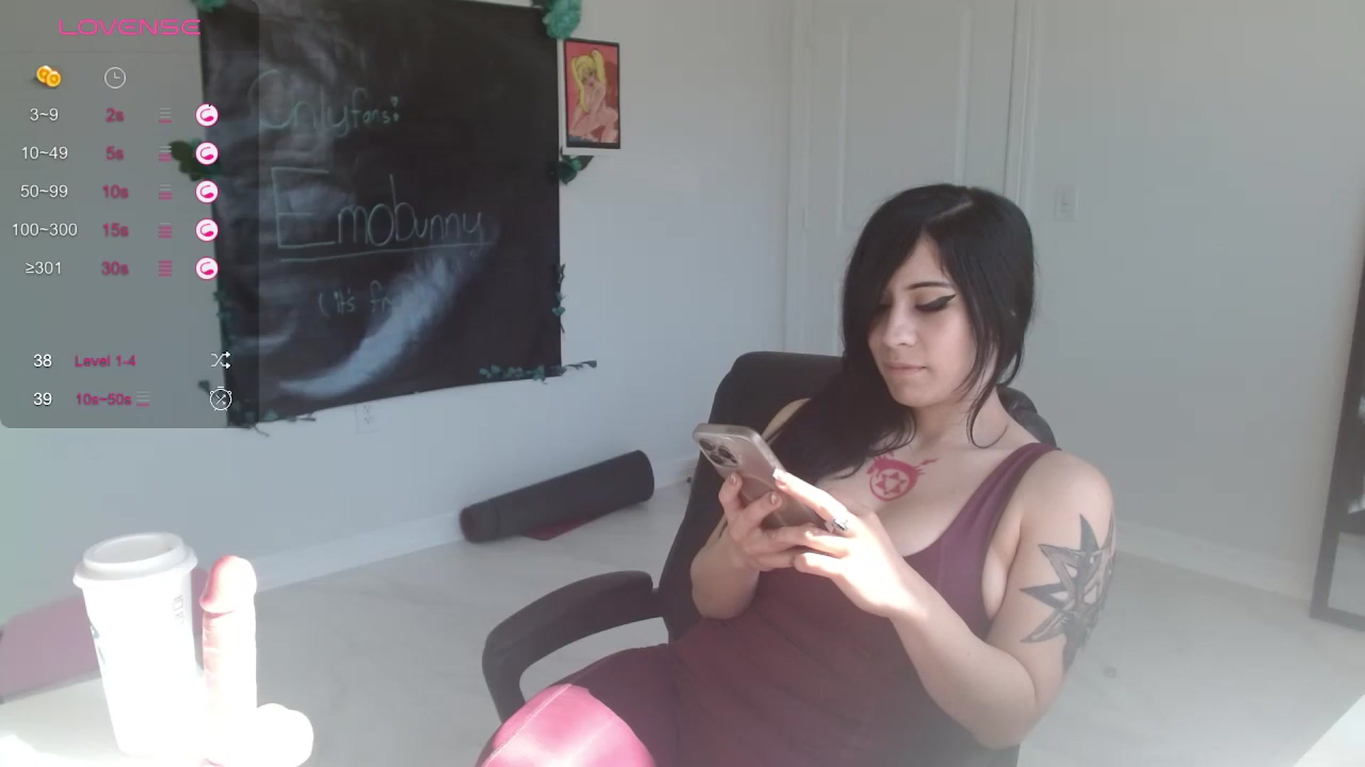 Gallery image thumbnail from Emoxbunny's myfreecams stream on, 01/12/2024, 21:18 image 3 of 20