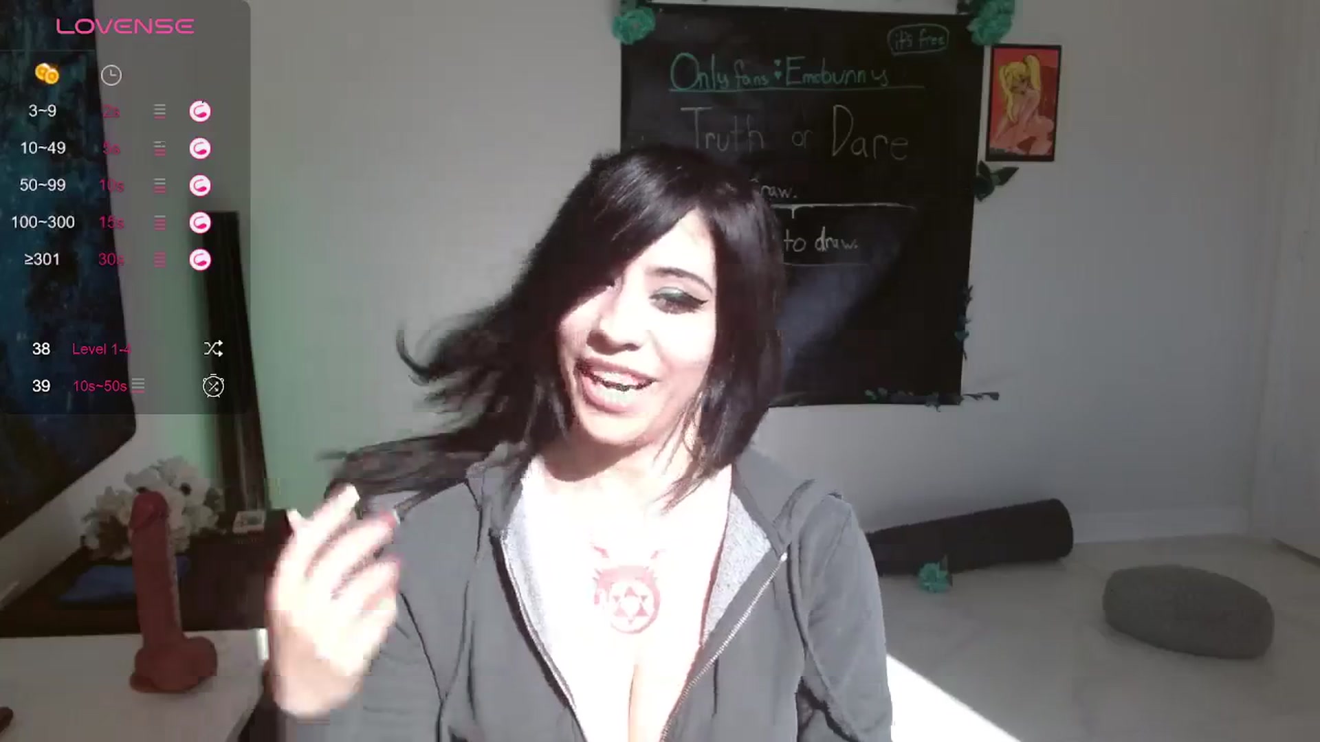 Gallery image thumbnail from Emoxbunny's myfreecams stream on, 01/13/2024, 20:38 image 15 of 20