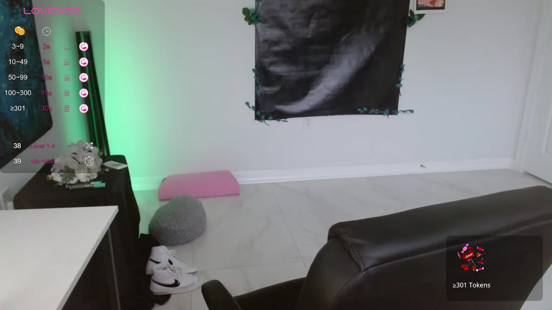Gallery image thumbnail from Emoxbunny's myfreecams stream on, 01/18/2024, 18:34 image 19 of 20