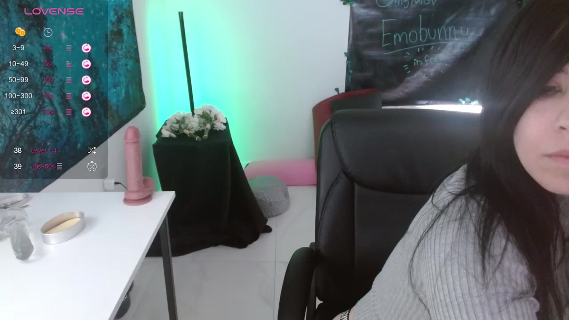 Gallery image thumbnail from Emoxbunny's myfreecams stream on, 01/19/2024, 21:39 image 20 of 20