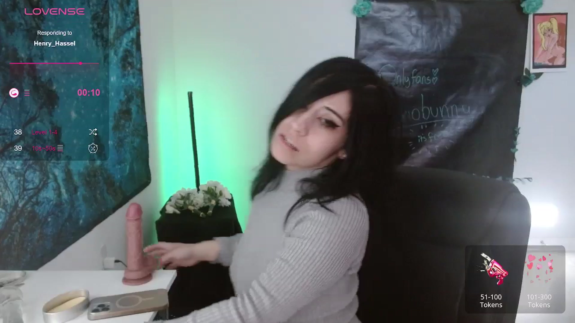 Gallery image thumbnail from Emoxbunny's myfreecams stream on, 01/19/2024, 21:39 image 14 of 20