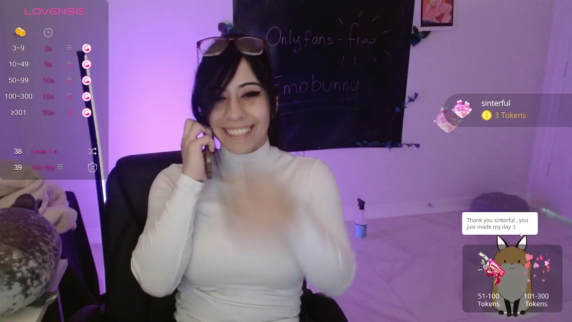 Gallery image thumbnail from Emoxbunny's myfreecams stream on, 01/23/2024, 21:43 image 15 of 20