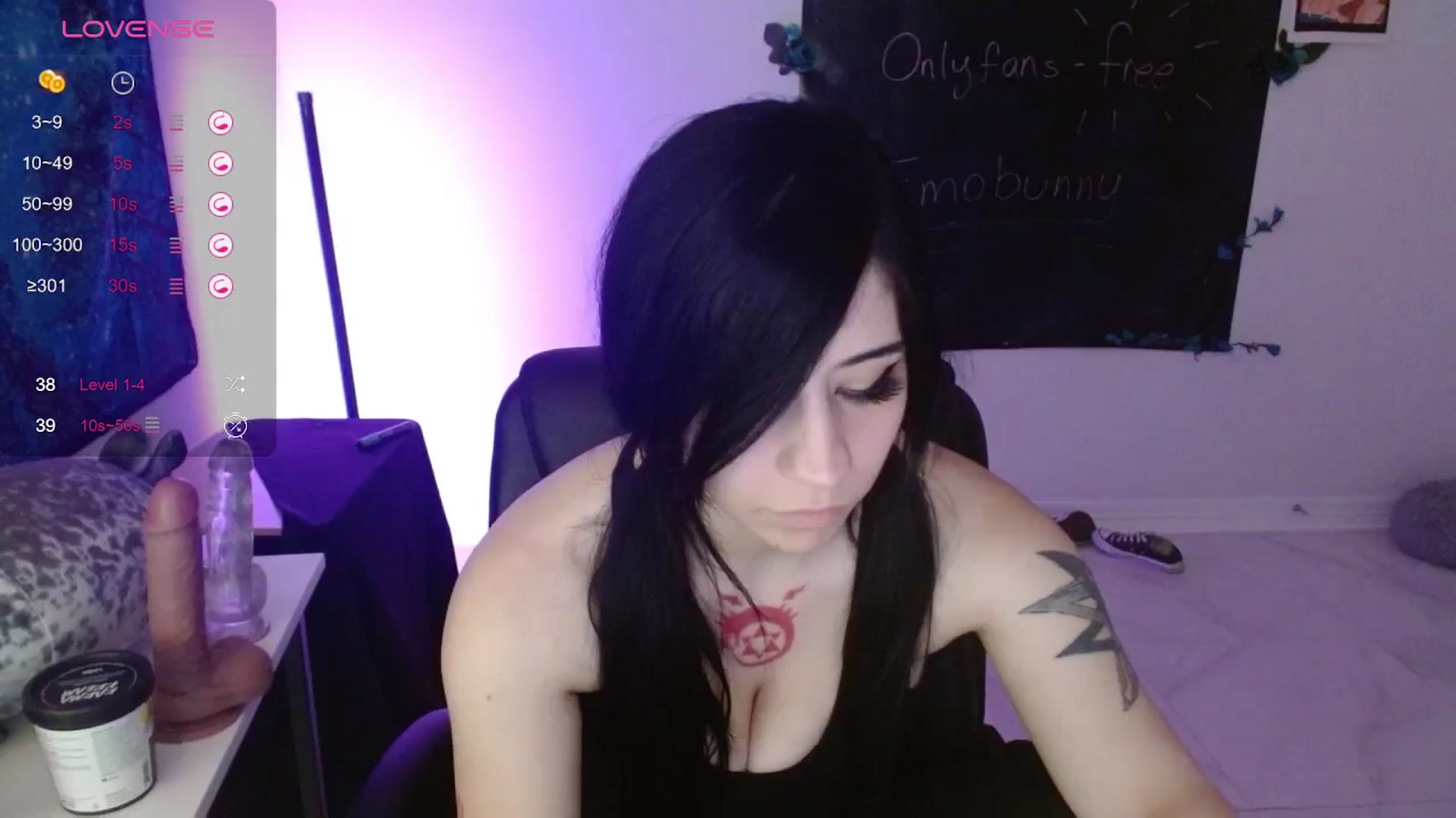 Gallery image thumbnail from Emoxbunny's myfreecams stream on, 01/24/2024, 19:49 image 20 of 20