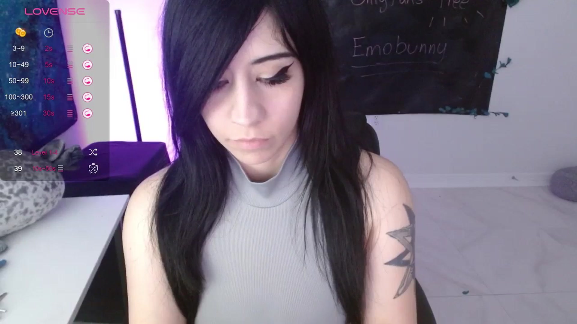 Gallery image thumbnail from Emoxbunny's myfreecams stream on, 01/26/2024, 19:49 image 8 of 20
