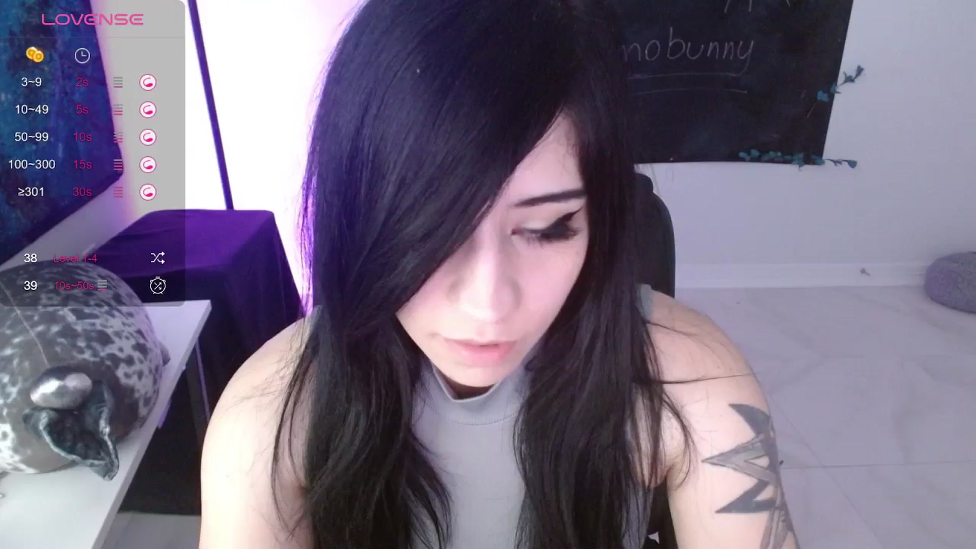 Gallery image thumbnail from Emoxbunny's myfreecams stream on, 01/26/2024, 20:10 image 3 of 20