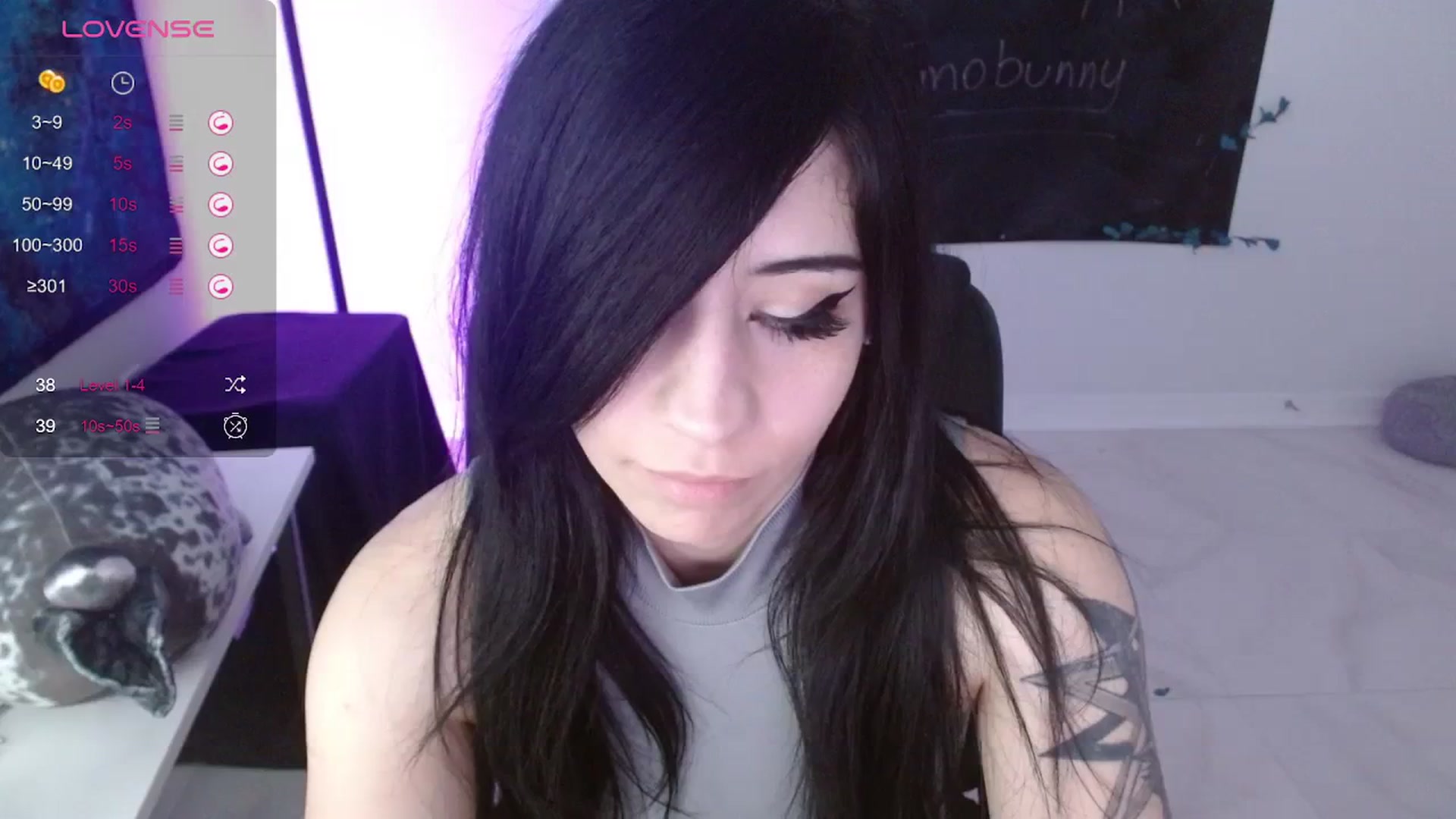 Gallery image thumbnail from Emoxbunny's myfreecams stream on, 01/26/2024, 20:10 image 1 of 20