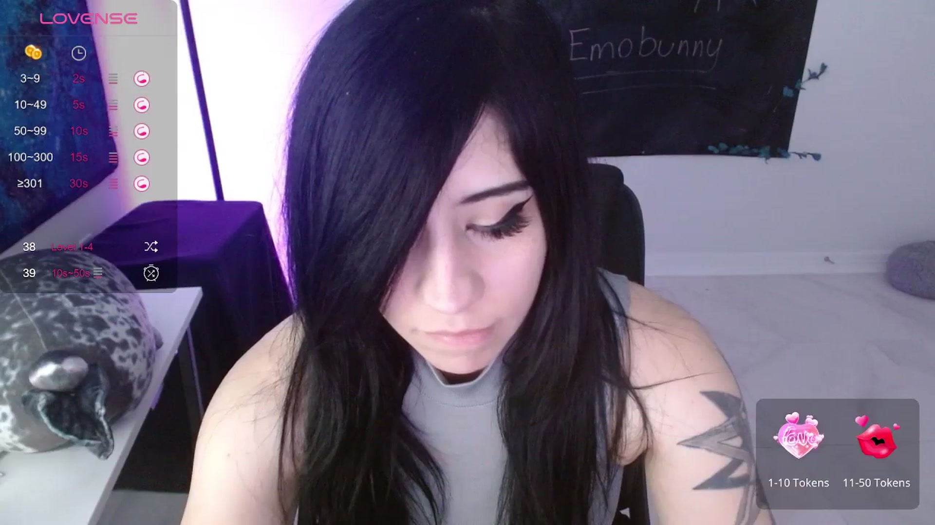 Gallery image thumbnail from Emoxbunny's myfreecams stream on, 01/26/2024, 20:10 image 9 of 20