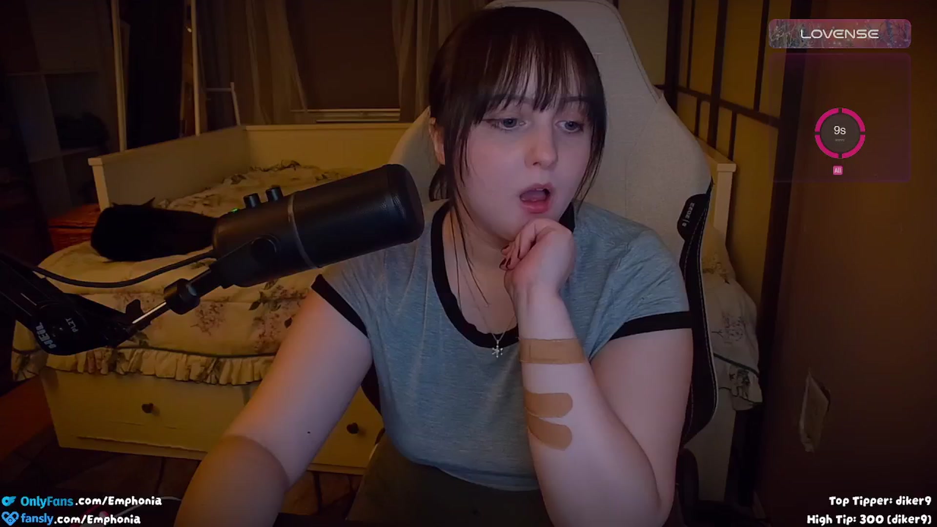 Gallery image thumbnail from Emphonia's myfreecams stream on, 08/11/2024, 06:04 image 6 of 20