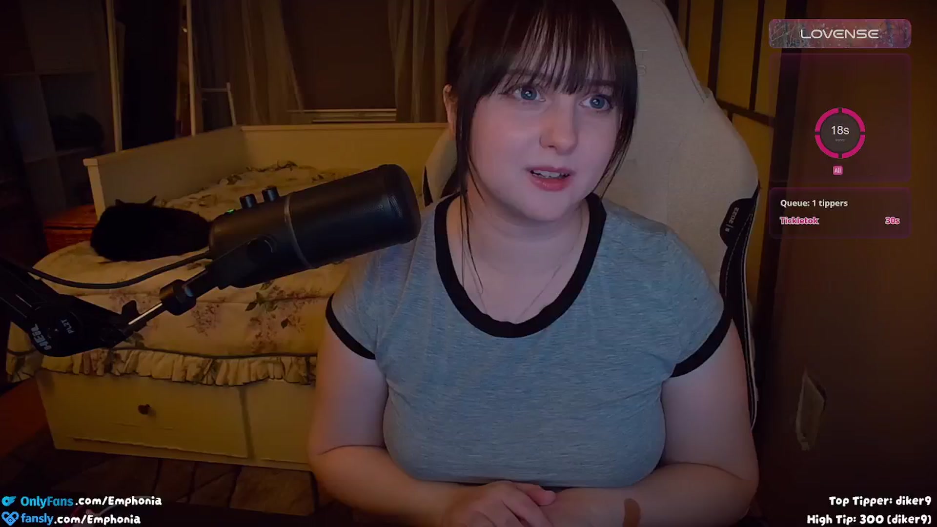 Gallery image thumbnail from Emphonia's myfreecams stream on, 08/11/2024, 06:04 image 3 of 20