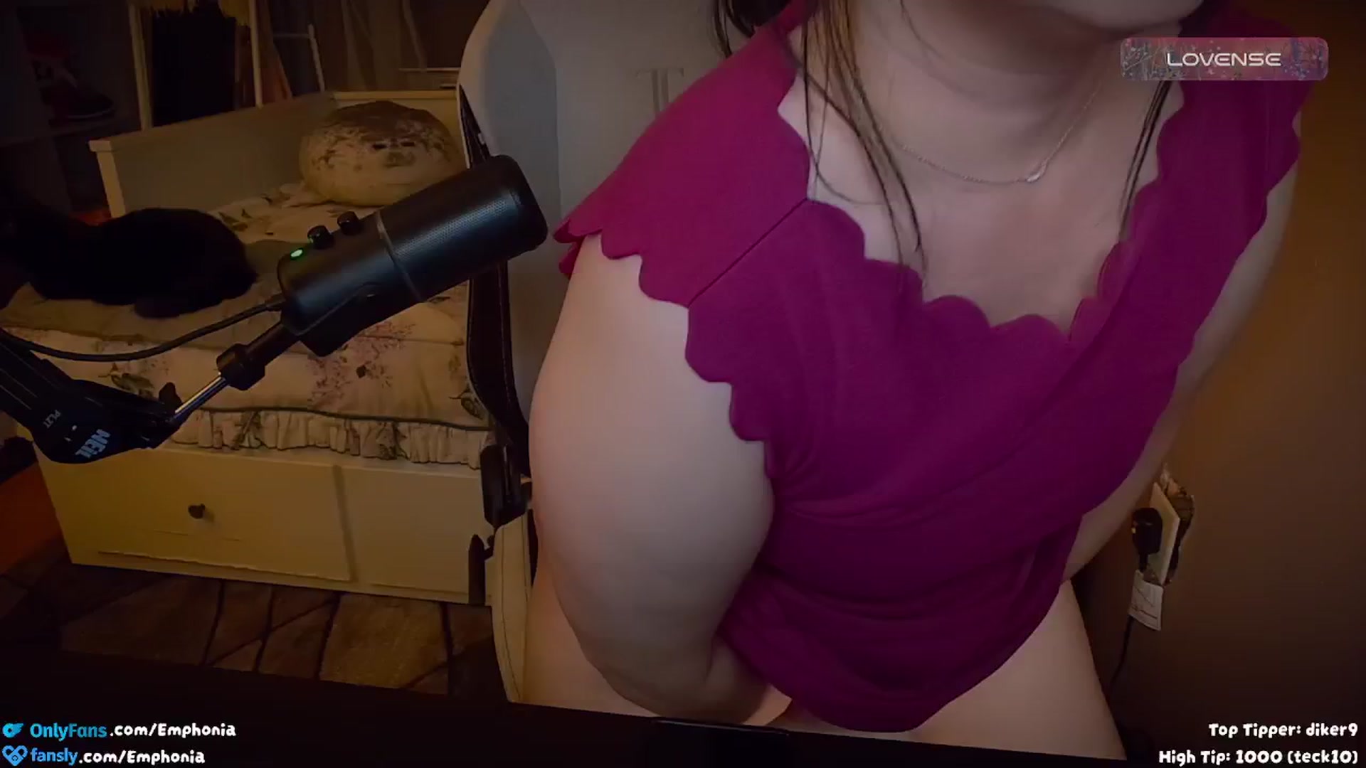 Gallery image thumbnail from Emphonia's myfreecams stream on, 08/17/2024, 03:25 image 18 of 20