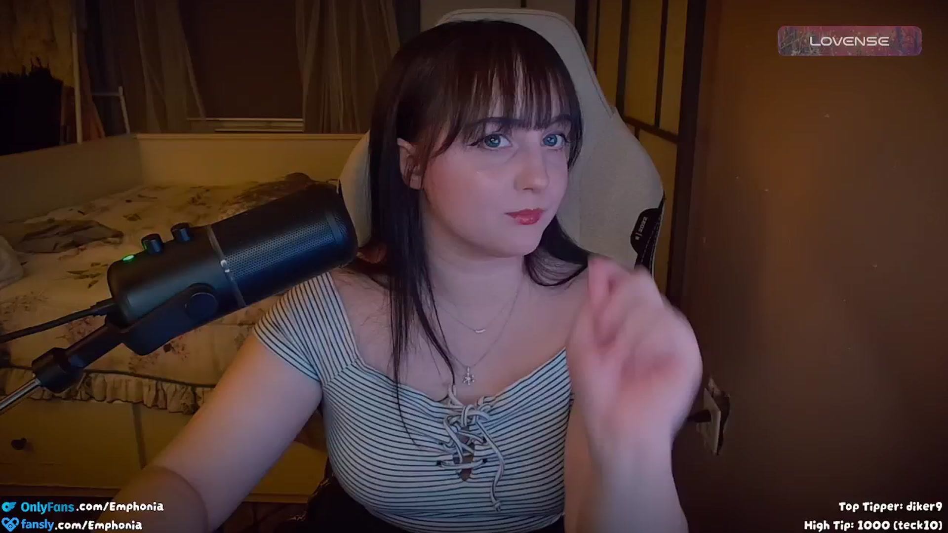 Gallery image thumbnail from Emphonia's myfreecams stream on, 08/18/2024, 04:06 image 6 of 20