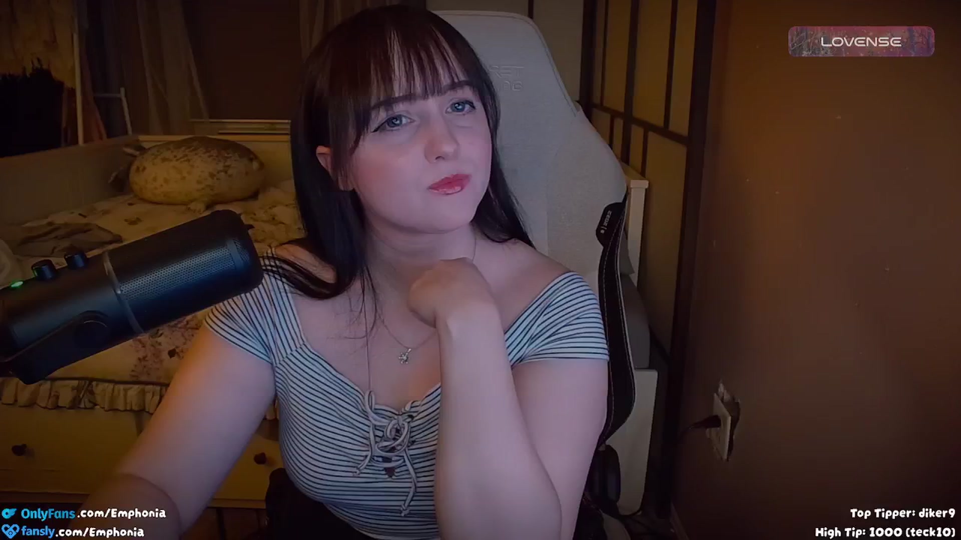 Gallery image thumbnail from Emphonia's myfreecams stream on, 08/18/2024, 04:06 image 4 of 20