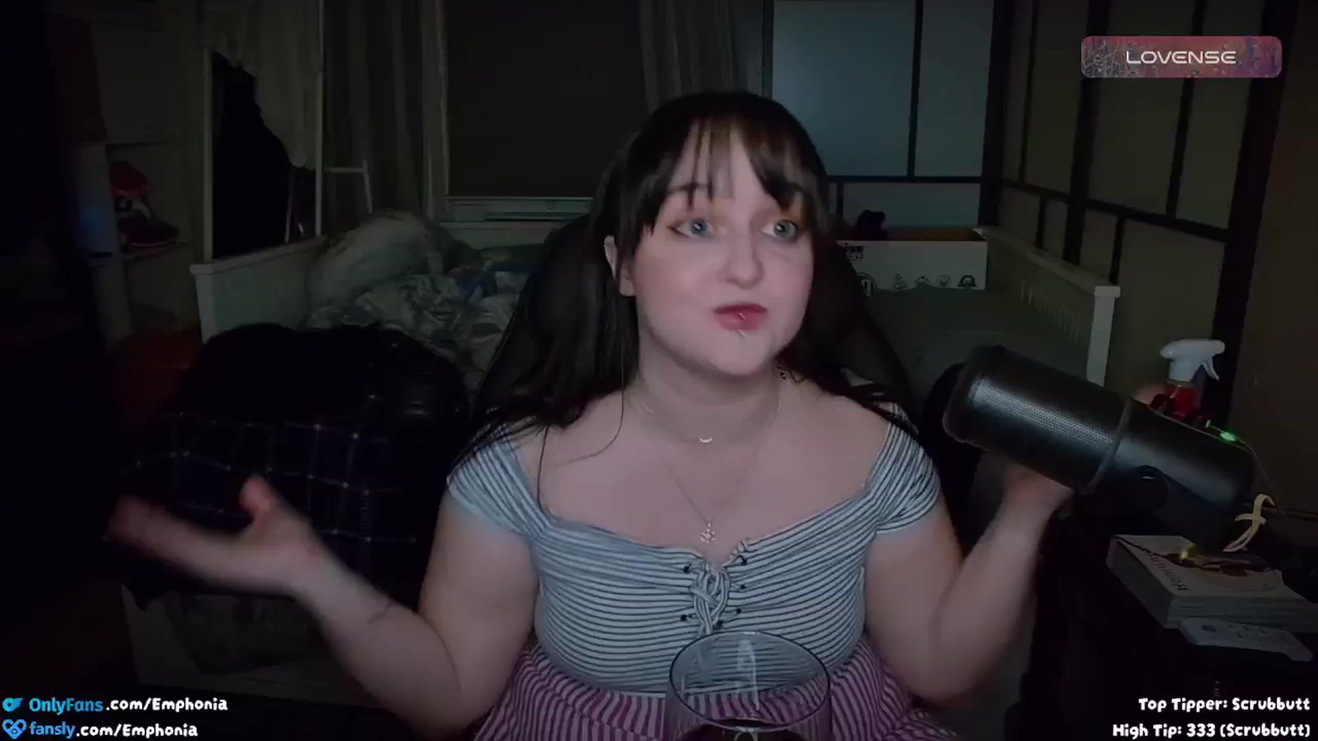 Gallery image thumbnail from Emphonia's myfreecams stream on, 09/08/2024, 04:58 image 16 of 20