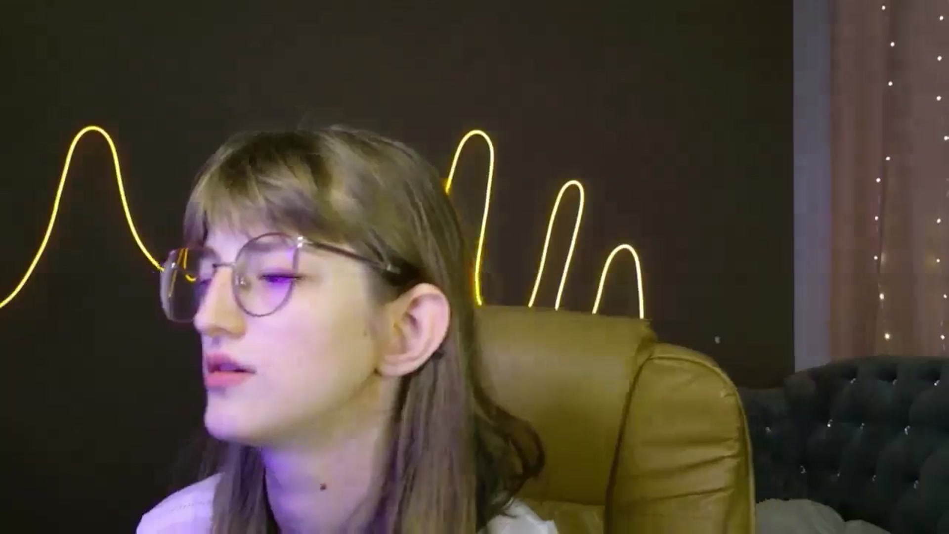 Gallery image thumbnail from EmyLure's myfreecams stream on, 09/07/2025, 15:52 image 7 of 20